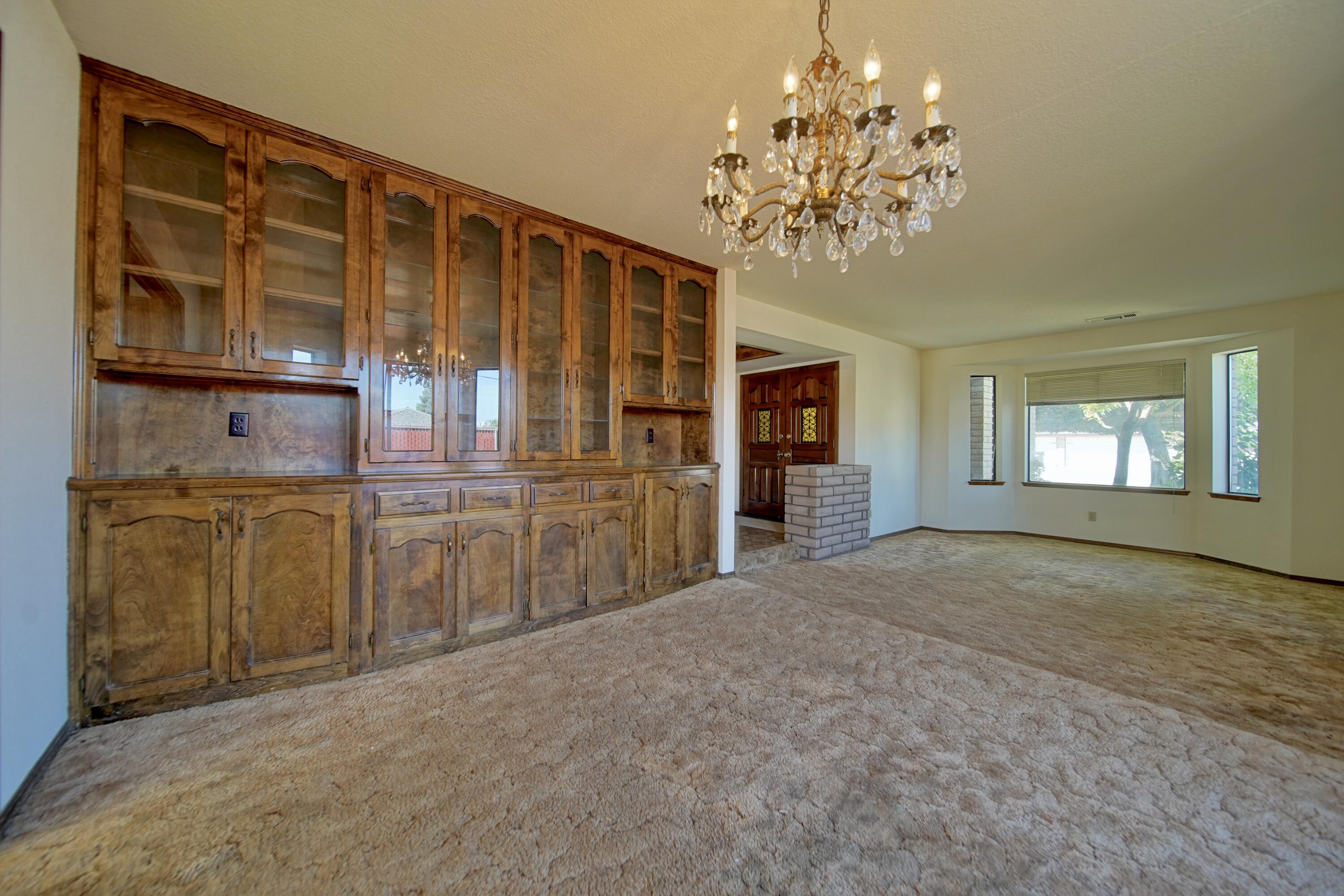1380 Lindale Pl, Porterville, CA 93257