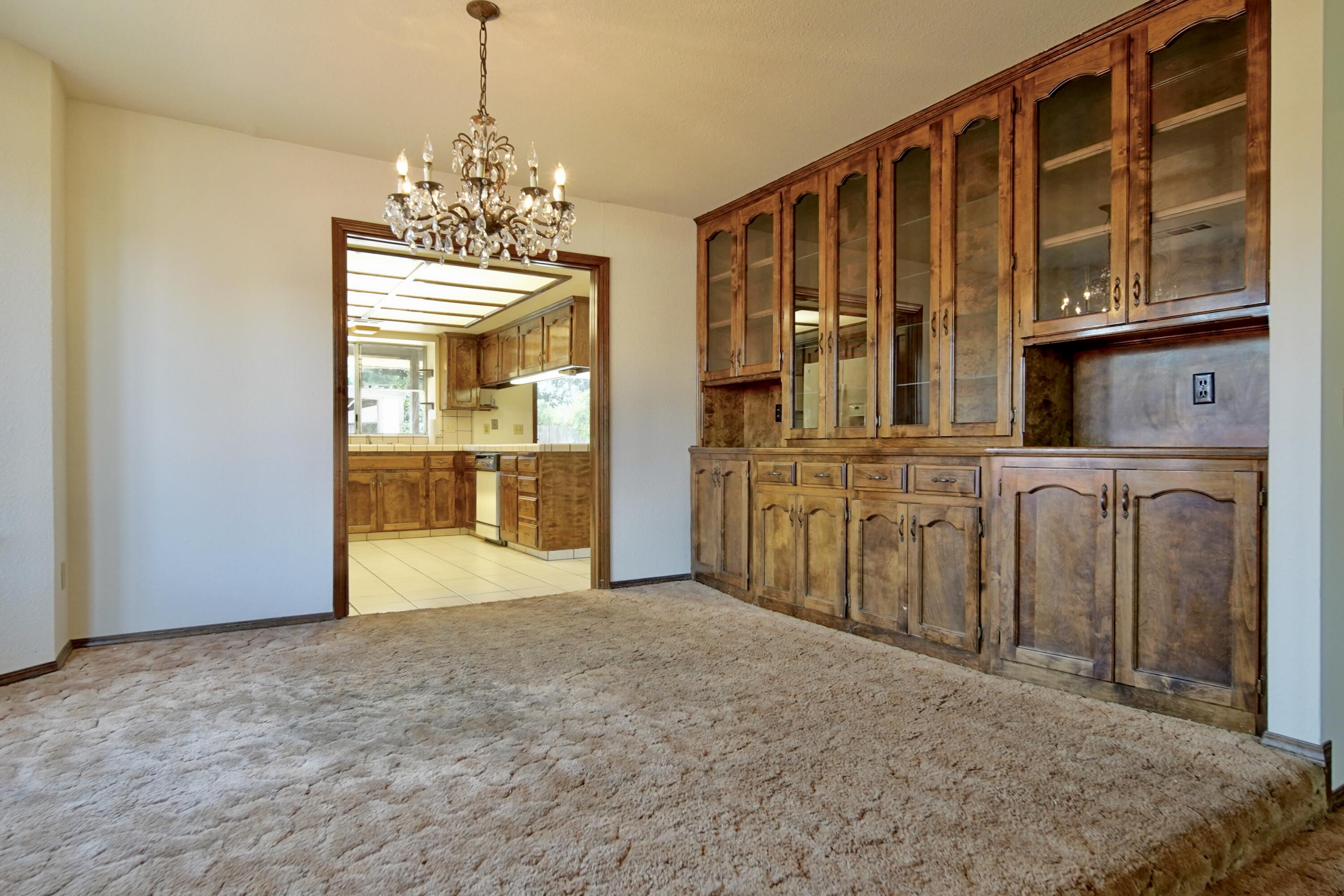 1380 Lindale Pl, Porterville, CA 93257
