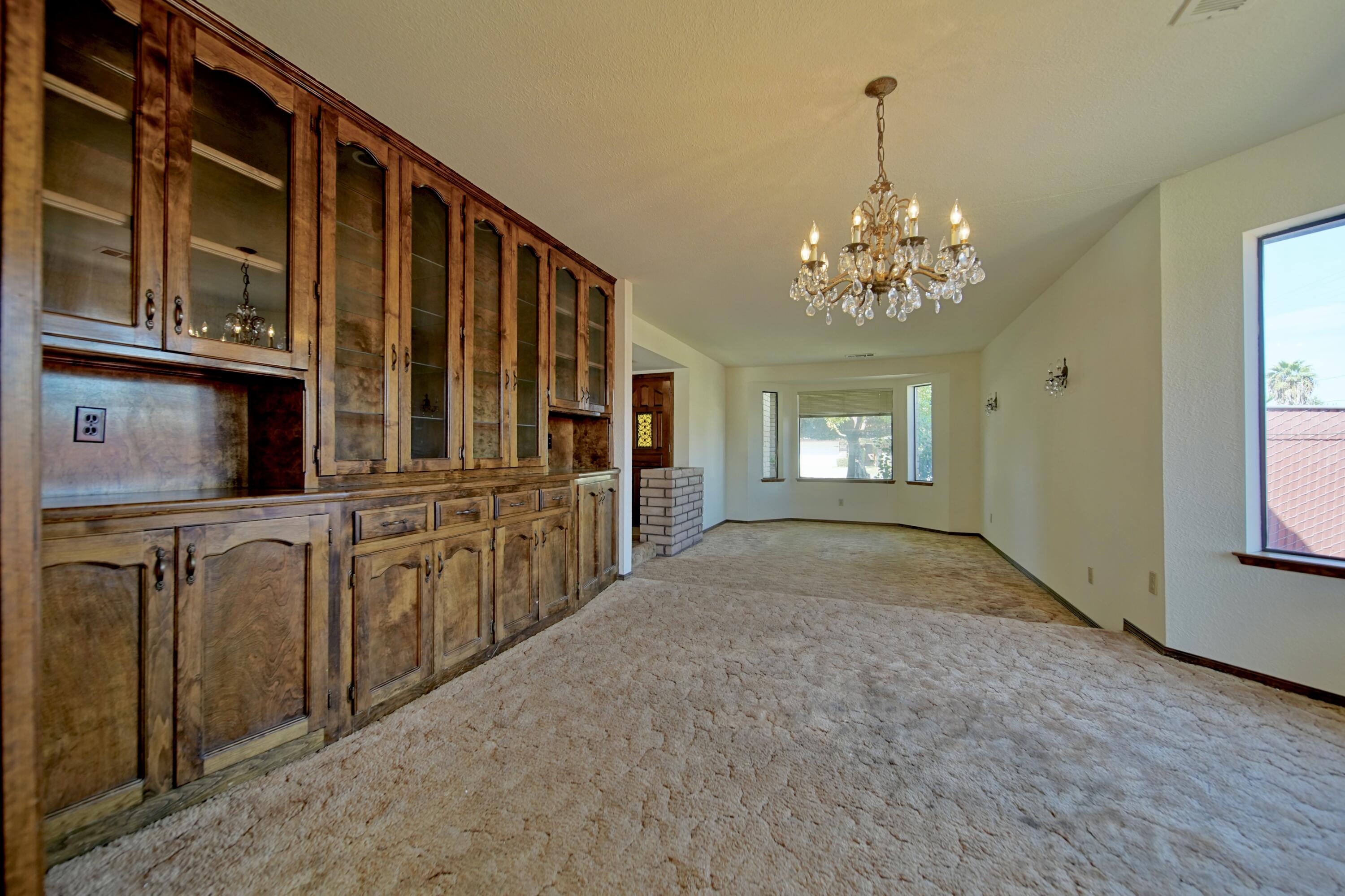 1380 Lindale Pl, Porterville, CA 93257