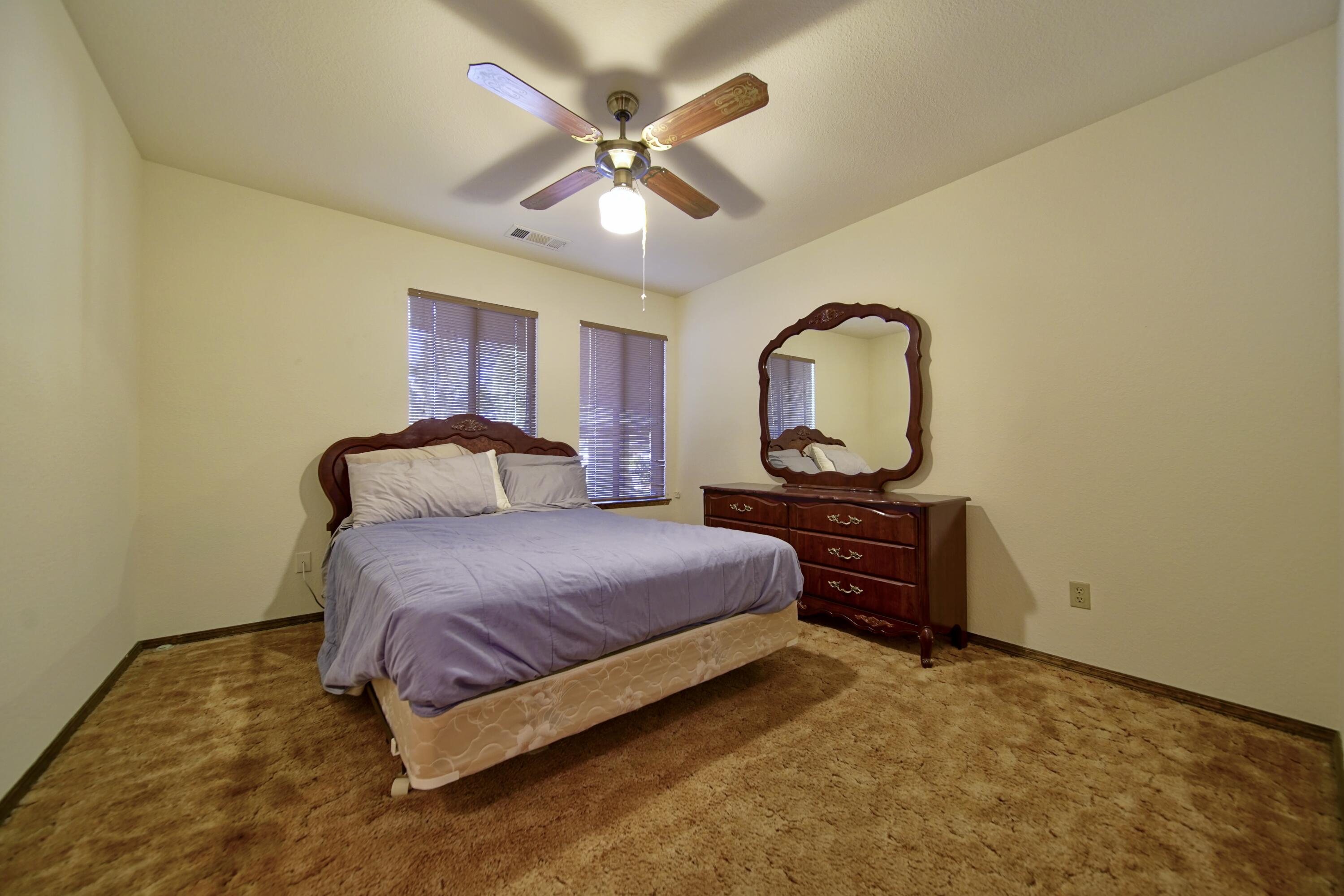 1380 Lindale Pl, Porterville, CA 93257