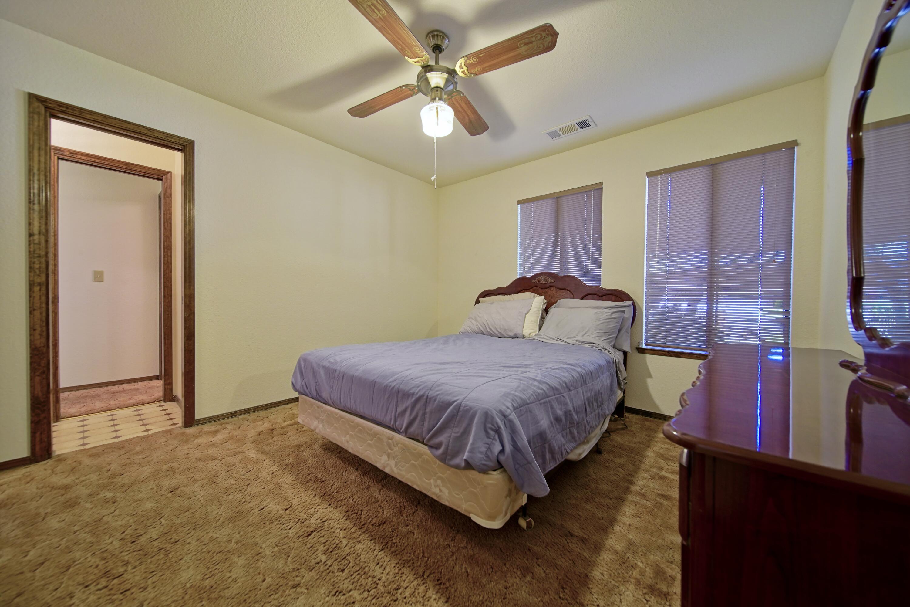 1380 Lindale Pl, Porterville, CA 93257