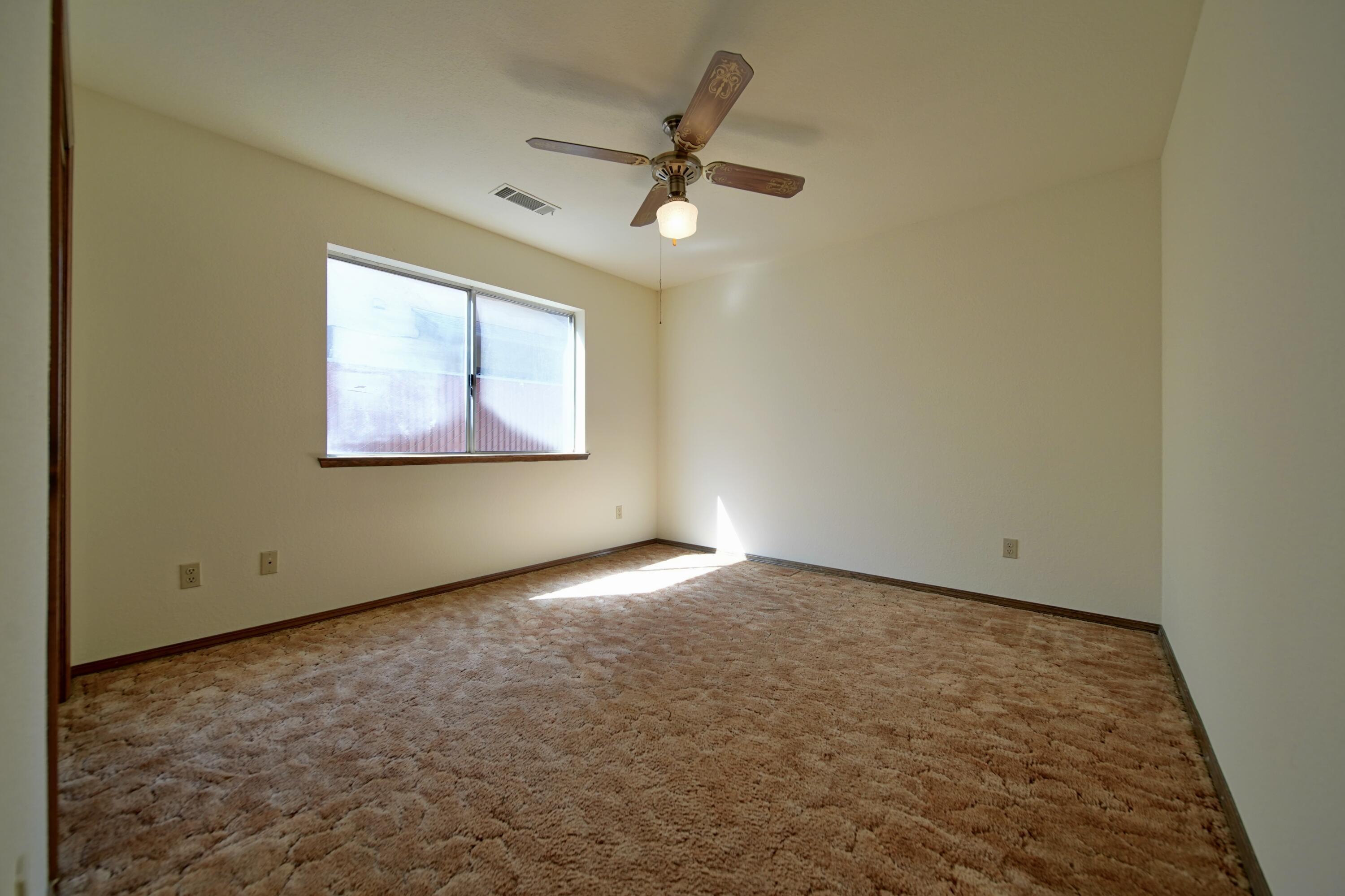 1380 Lindale Pl, Porterville, CA 93257