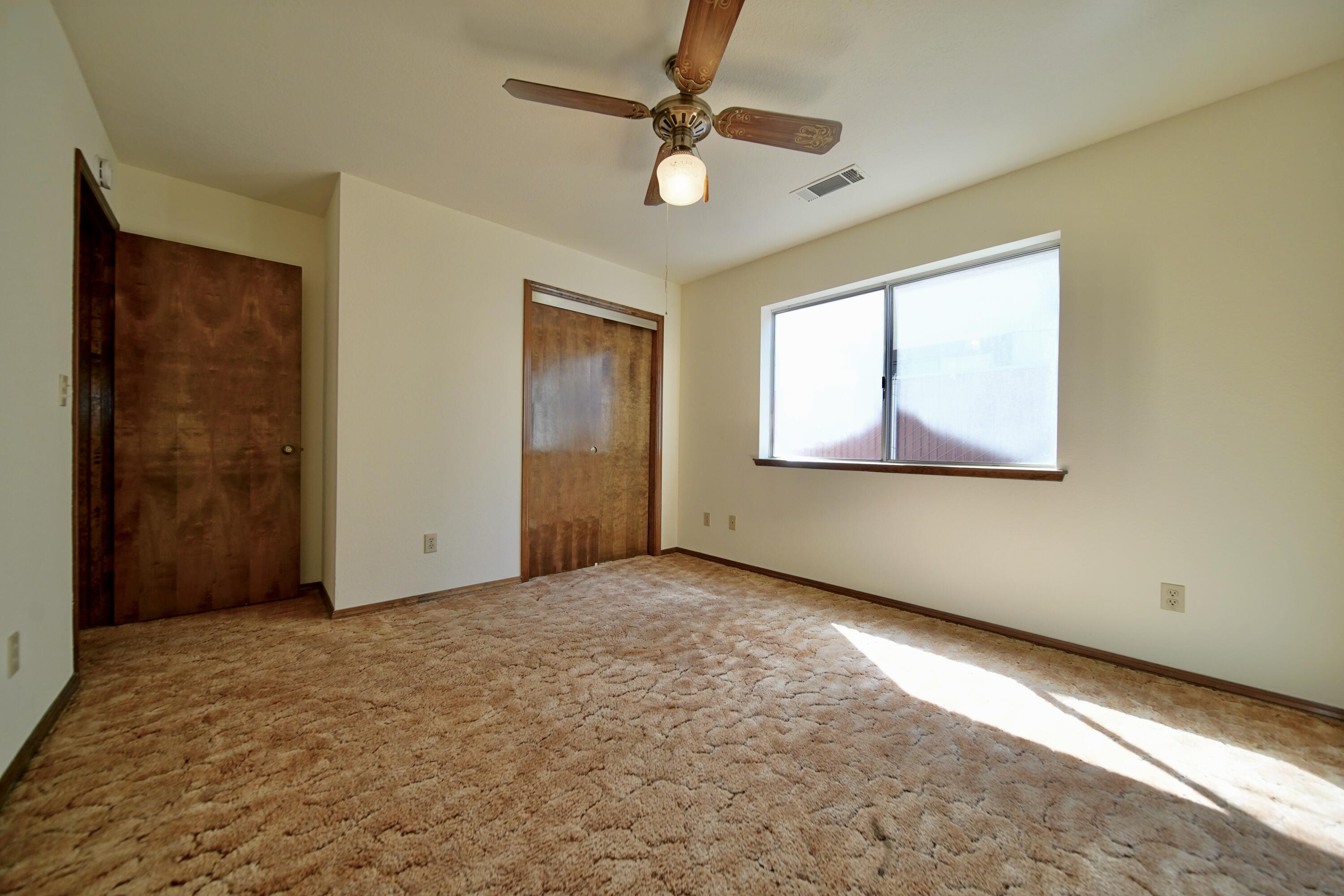 1380 Lindale Pl, Porterville, CA 93257
