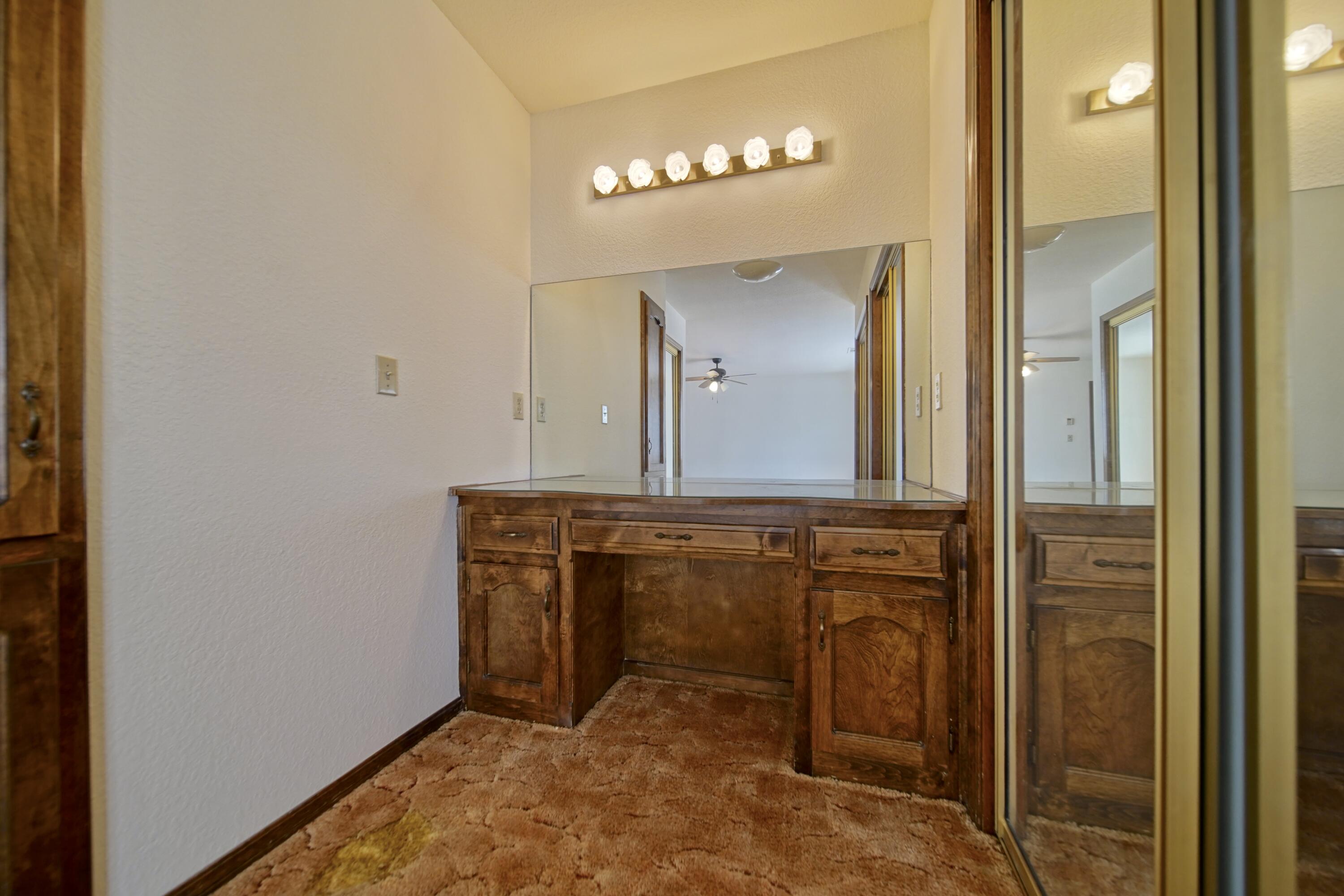 1380 Lindale Pl, Porterville, CA 93257