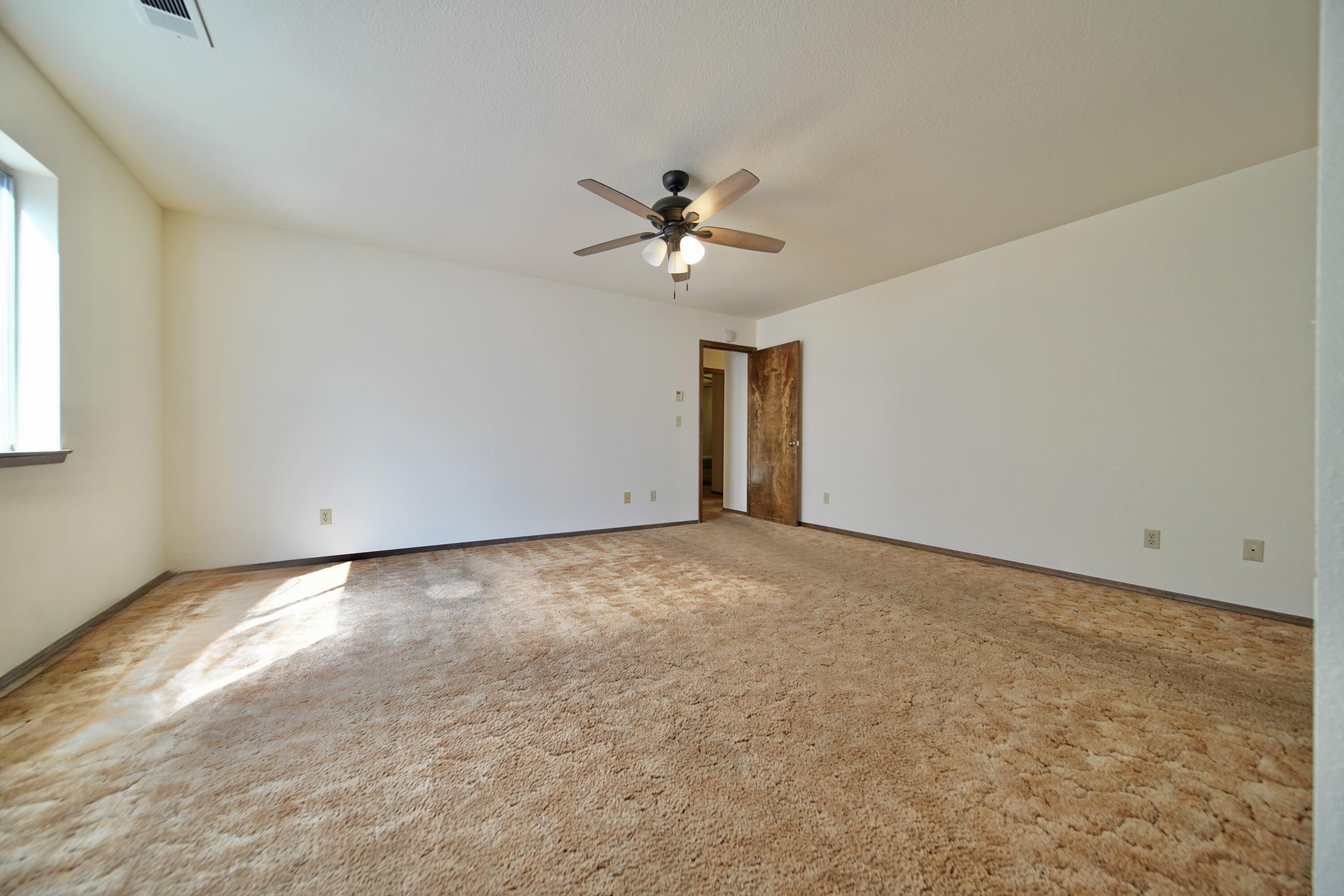 1380 Lindale Pl, Porterville, CA 93257
