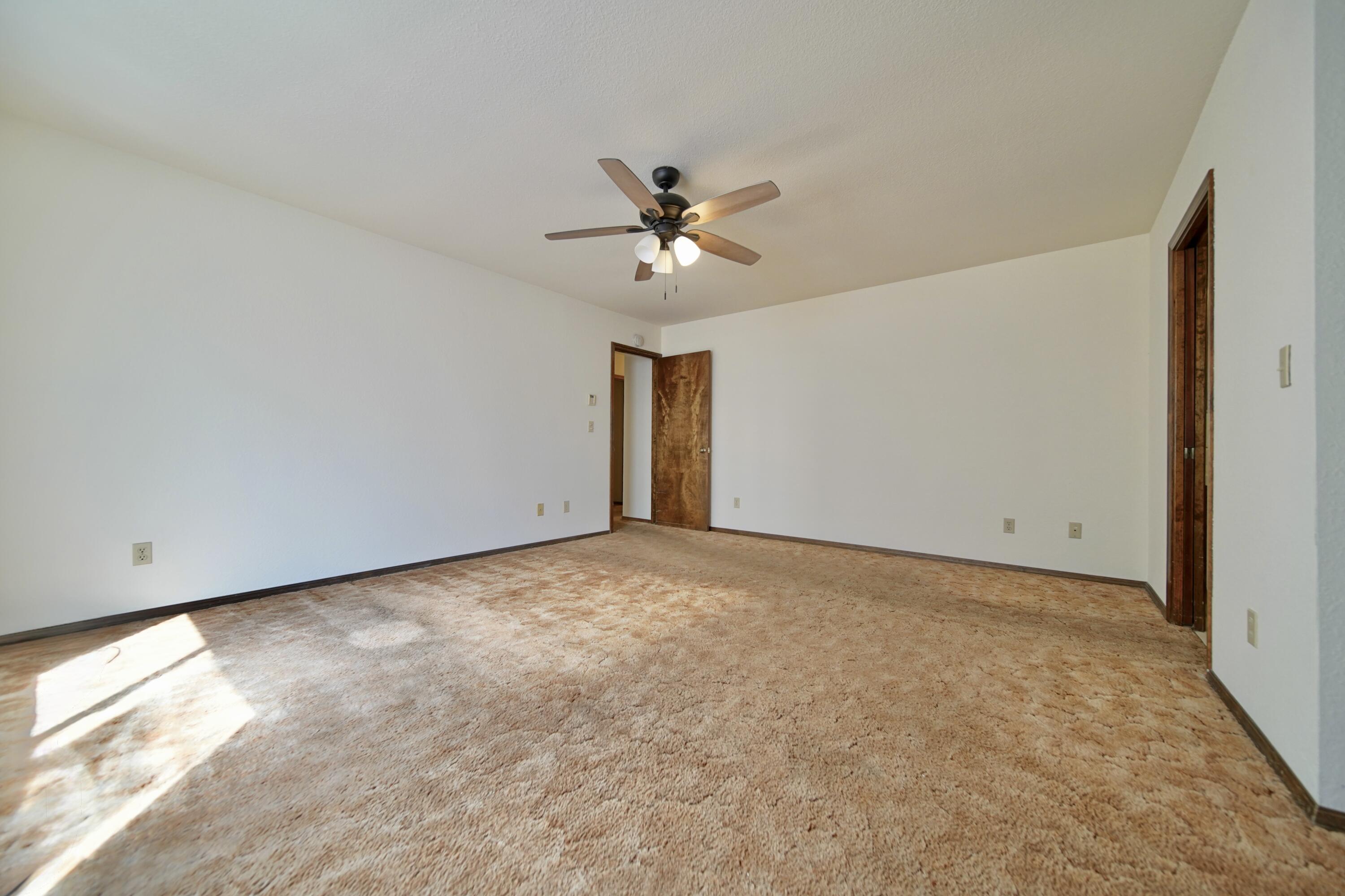 1380 Lindale Pl, Porterville, CA 93257