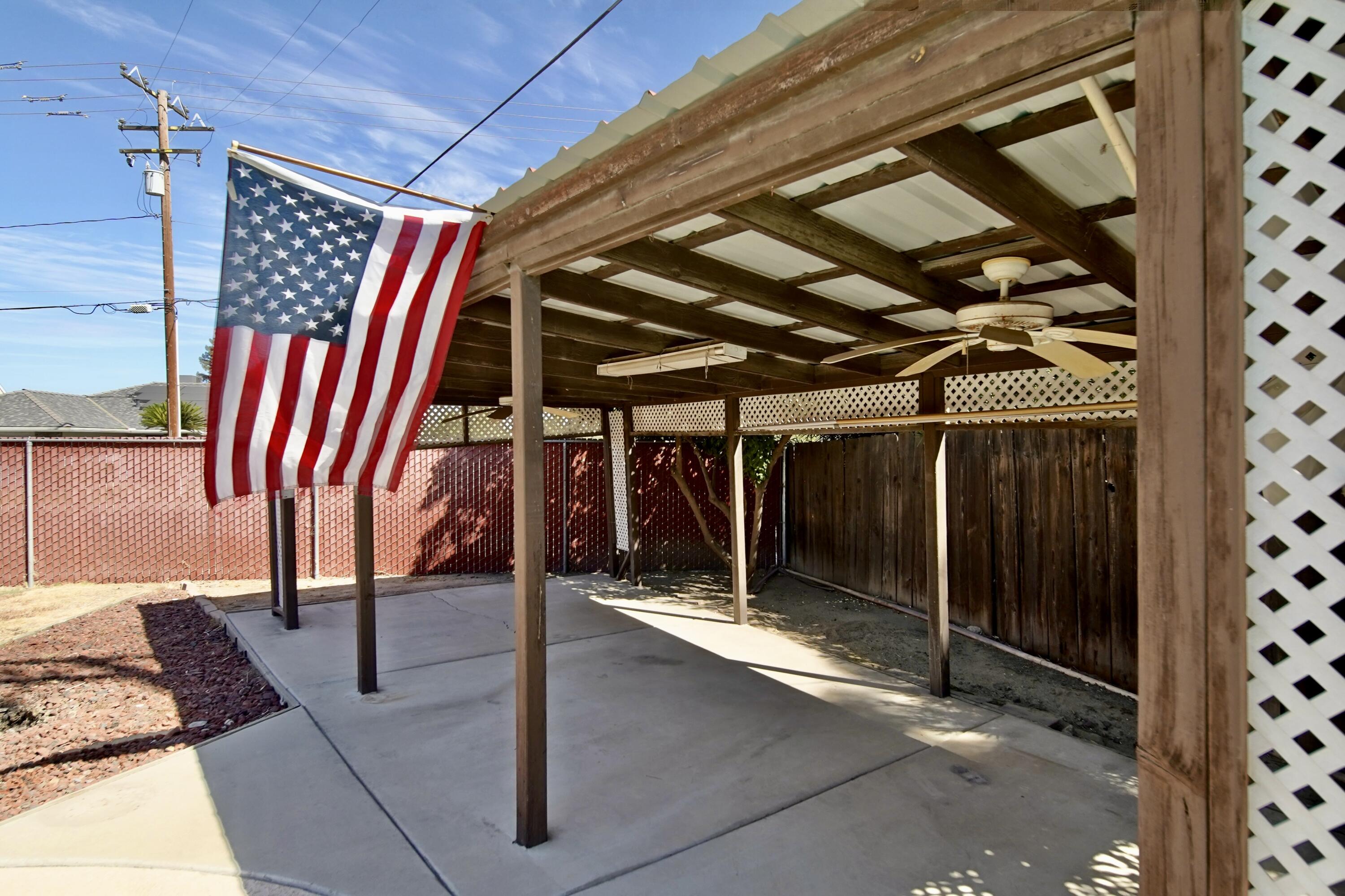 1380 Lindale Pl, Porterville, CA 93257