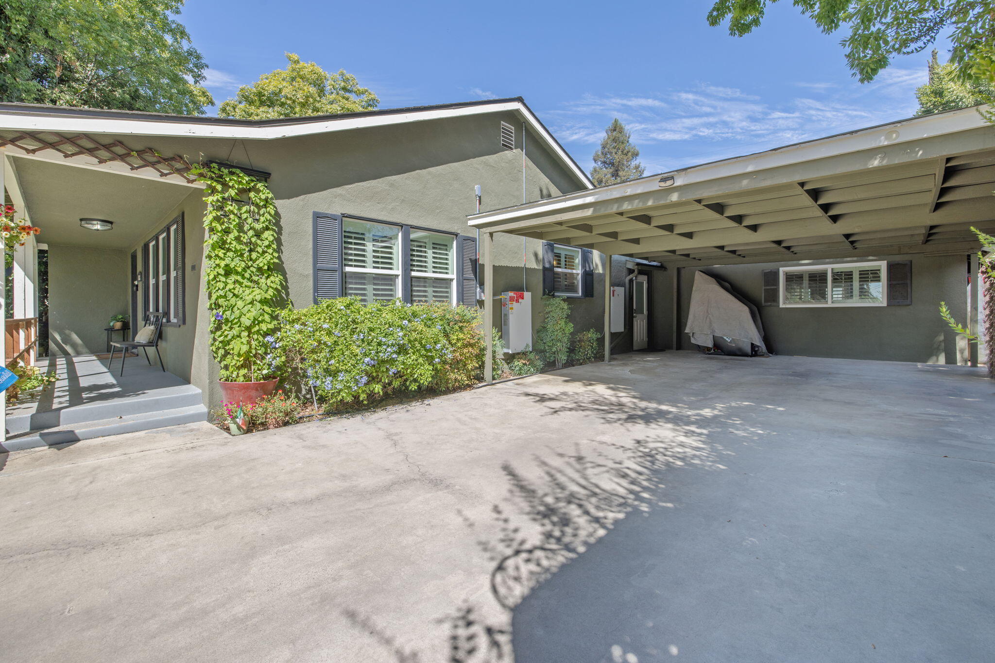 1706 W Myrtle Ave, Visalia, CA 93277