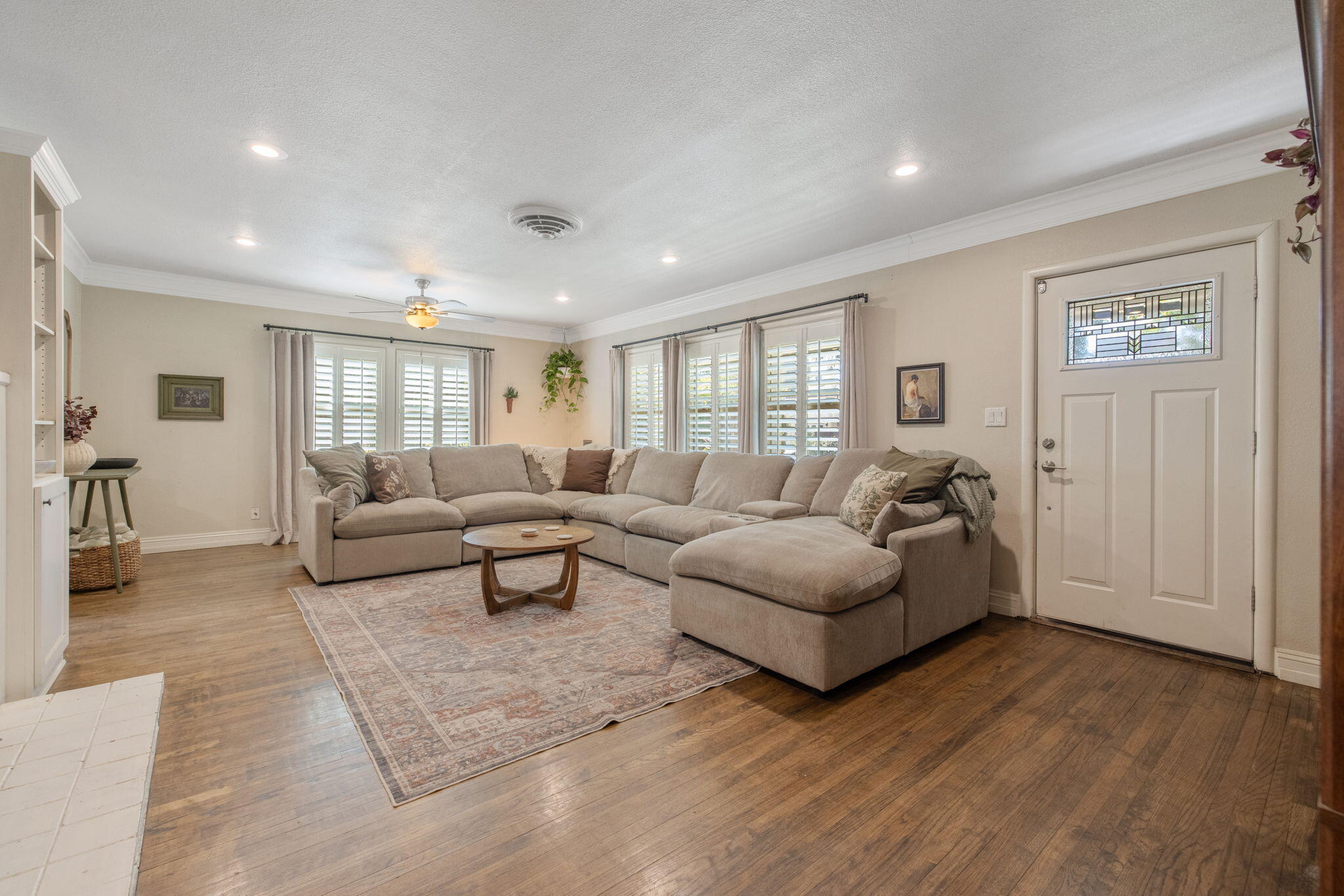 1706 W Myrtle Ave, Visalia, CA 93277