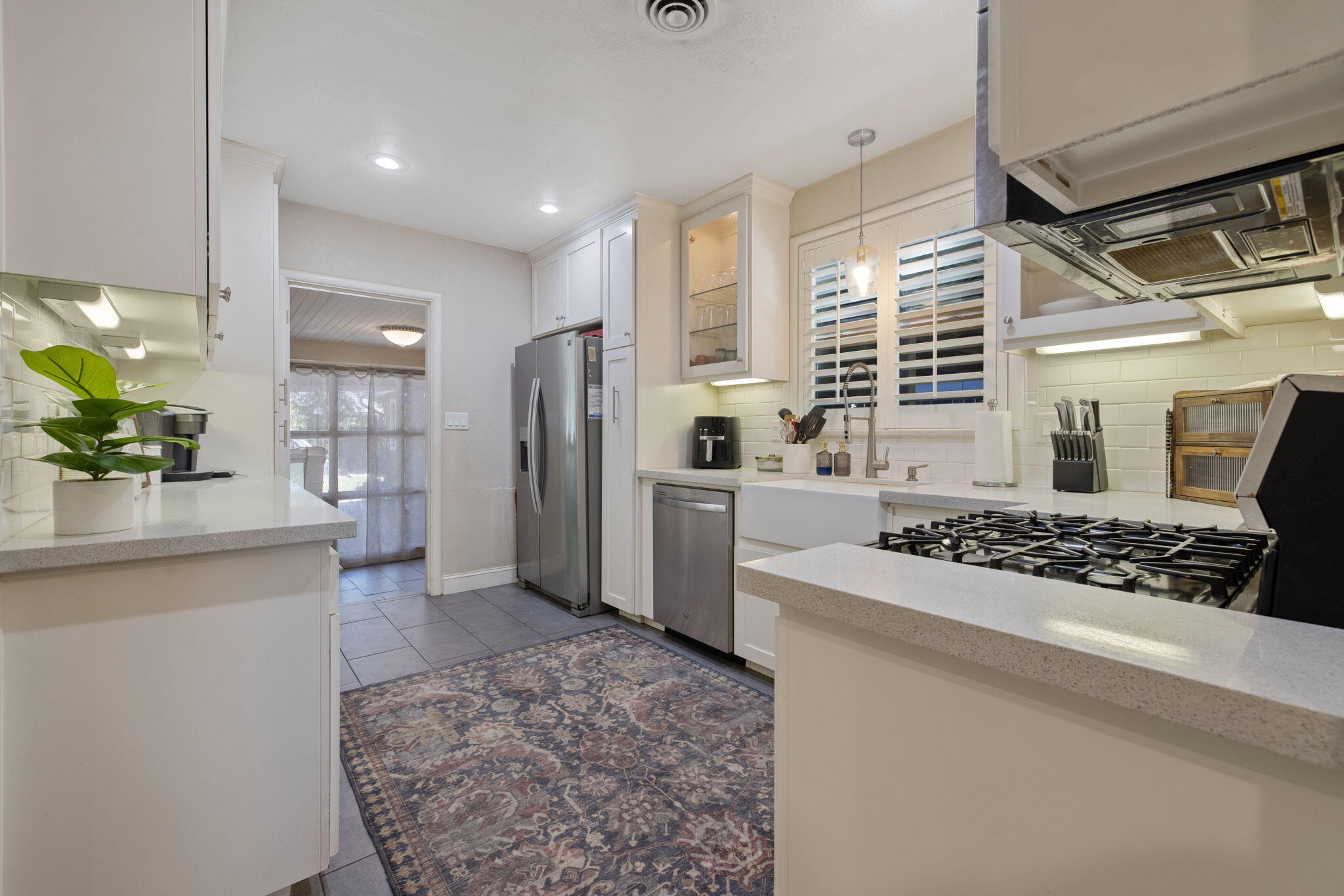 1706 W Myrtle Ave, Visalia, CA 93277