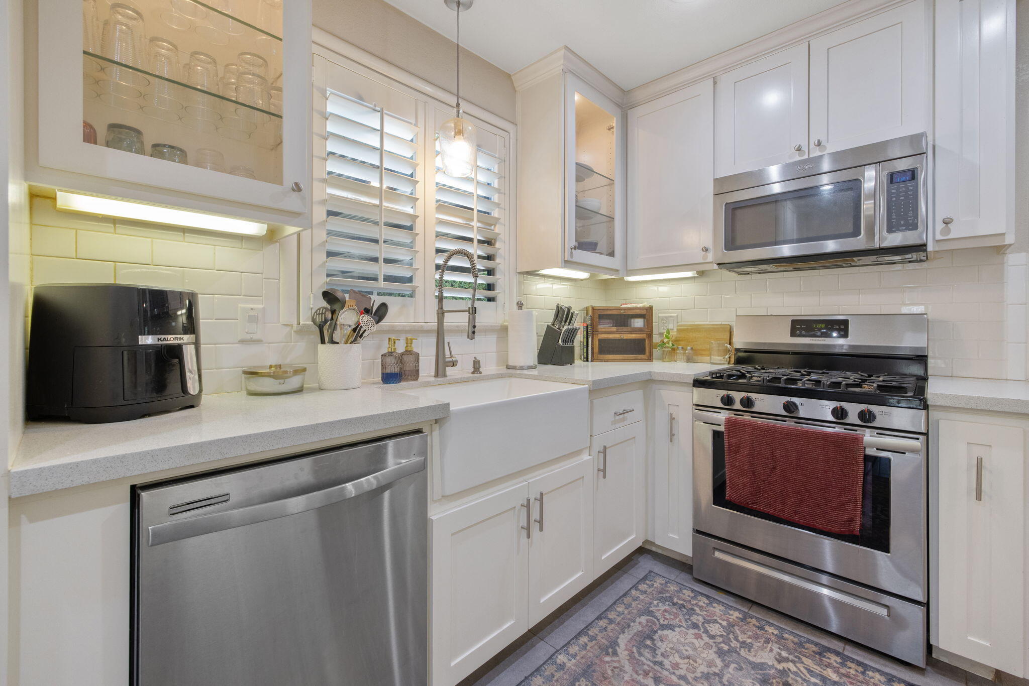 1706 W Myrtle Ave, Visalia, CA 93277