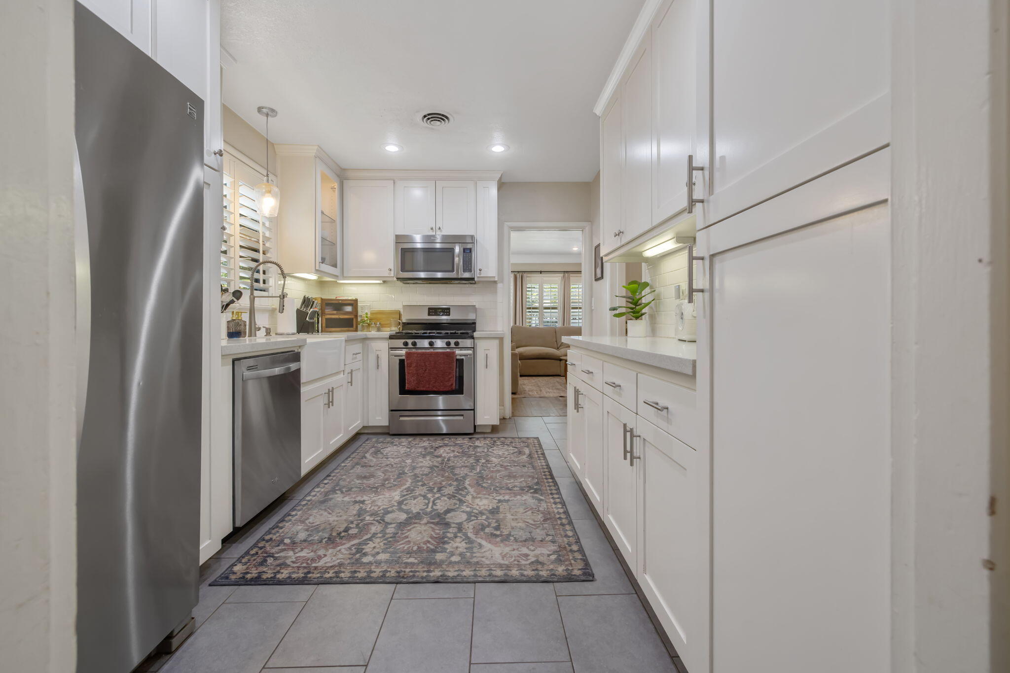 1706 W Myrtle Ave, Visalia, CA 93277