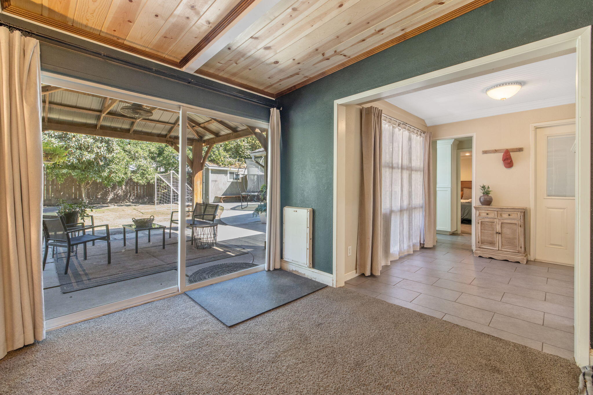 1706 W Myrtle Ave, Visalia, CA 93277