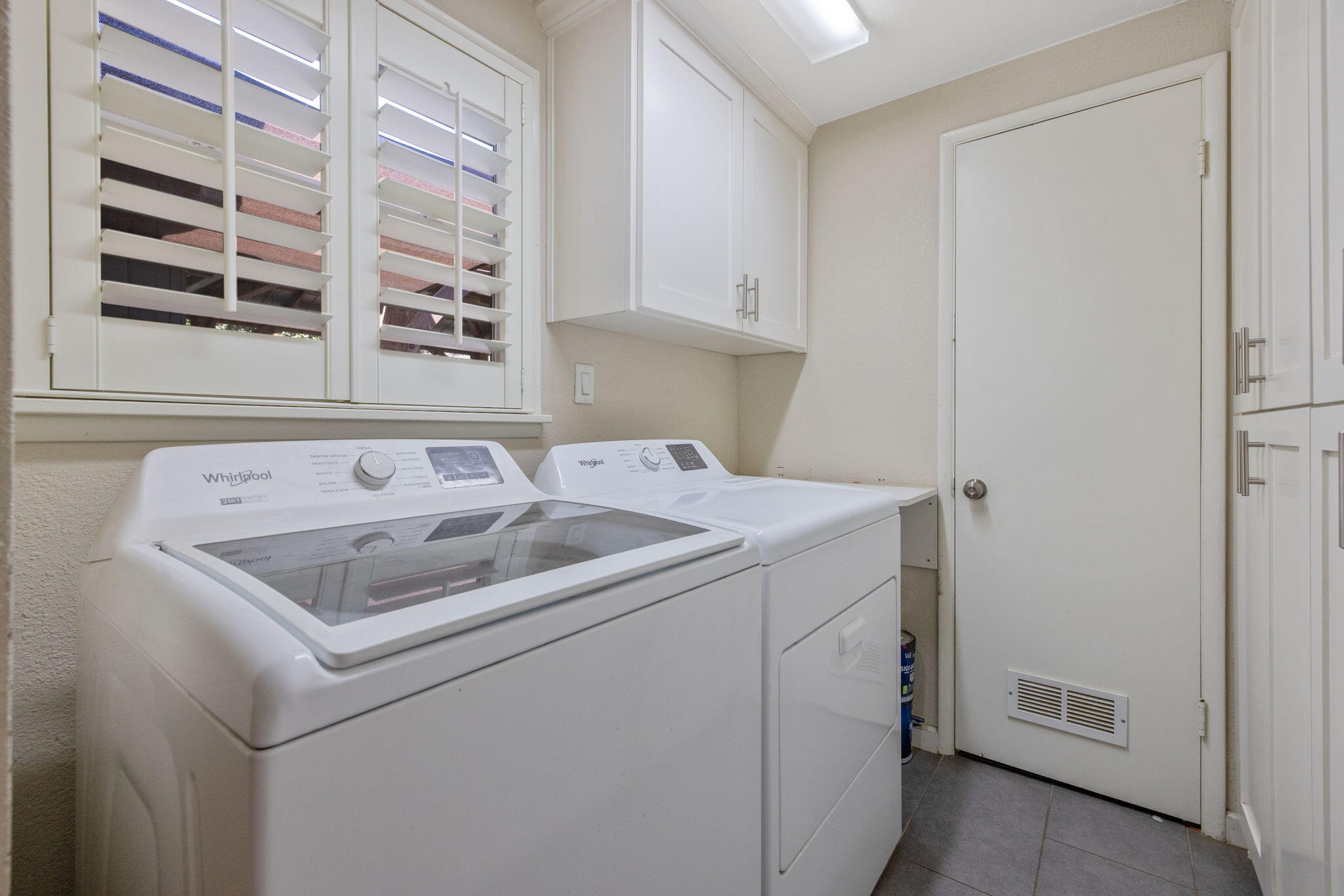 1706 W Myrtle Ave, Visalia, CA 93277