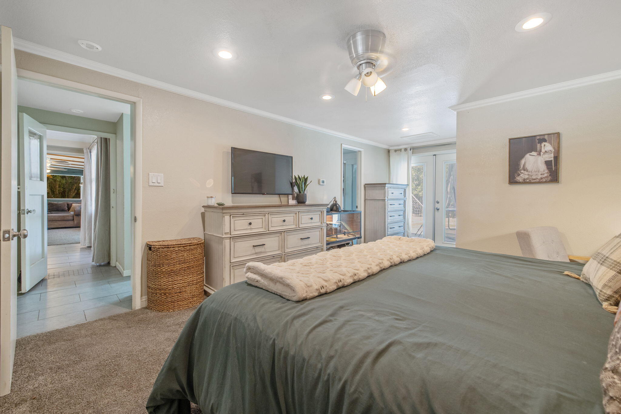 1706 W Myrtle Ave, Visalia, CA 93277