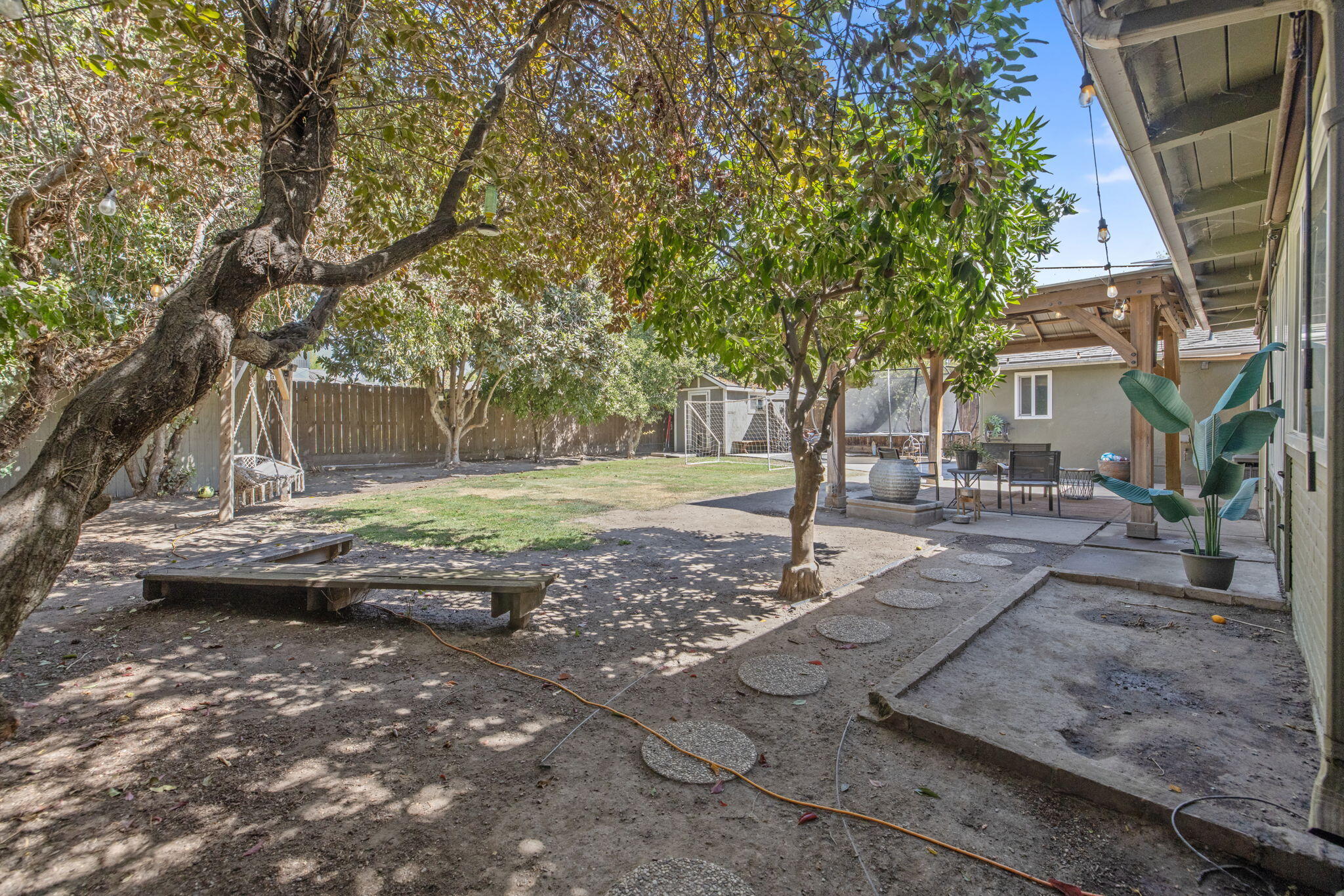 1706 W Myrtle Ave, Visalia, CA 93277