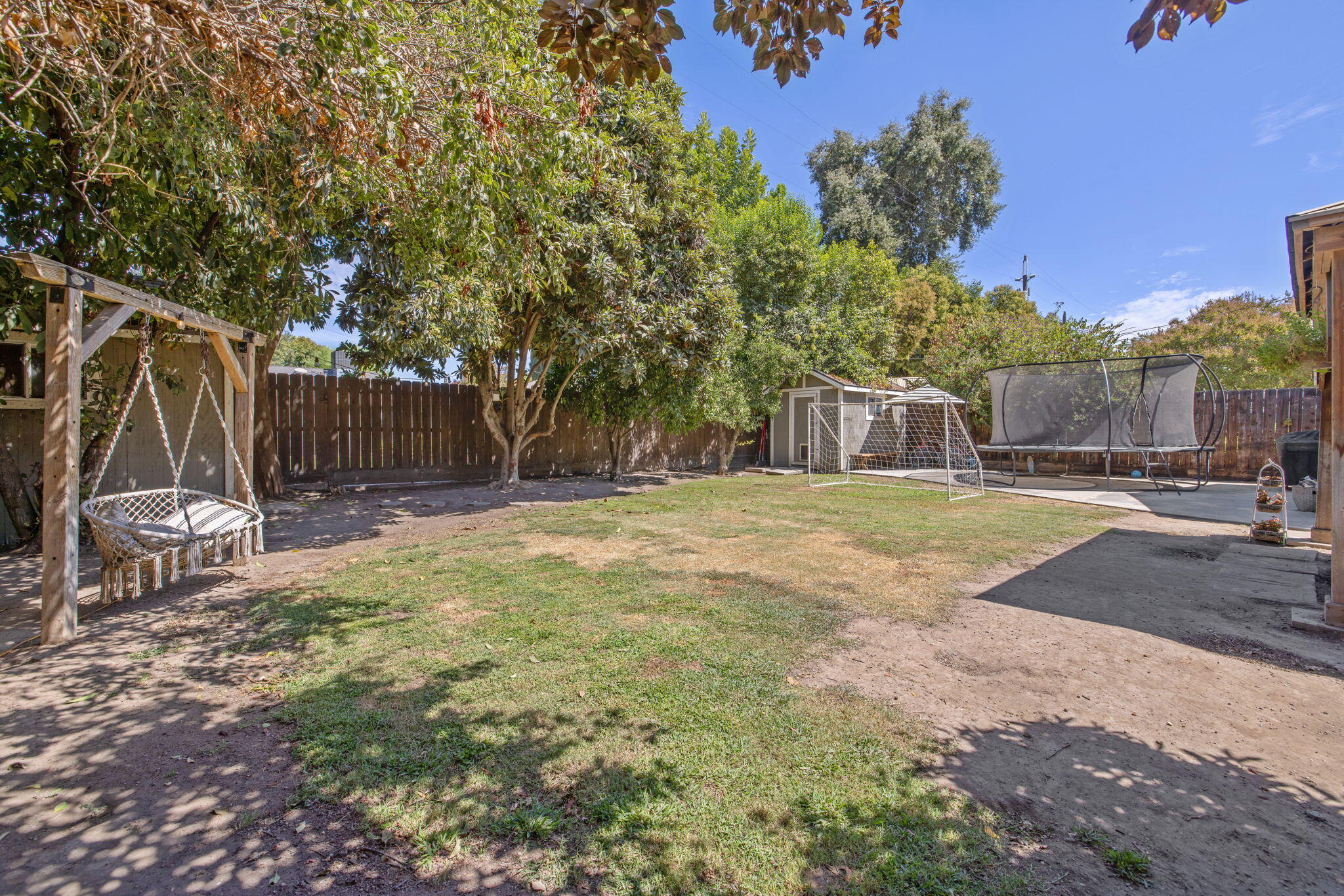 1706 W Myrtle Ave, Visalia, CA 93277