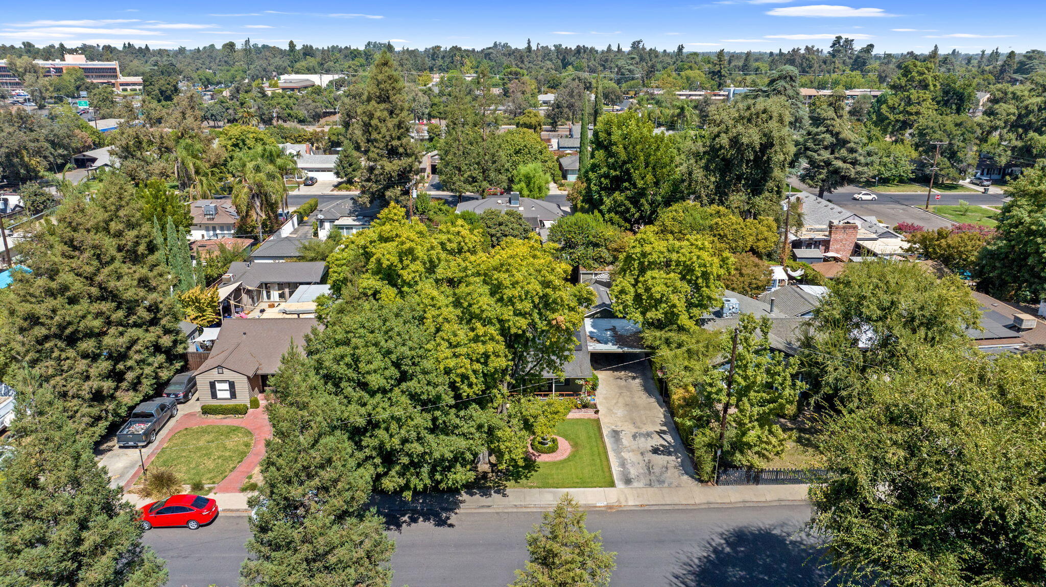 1706 W Myrtle Ave, Visalia, CA 93277