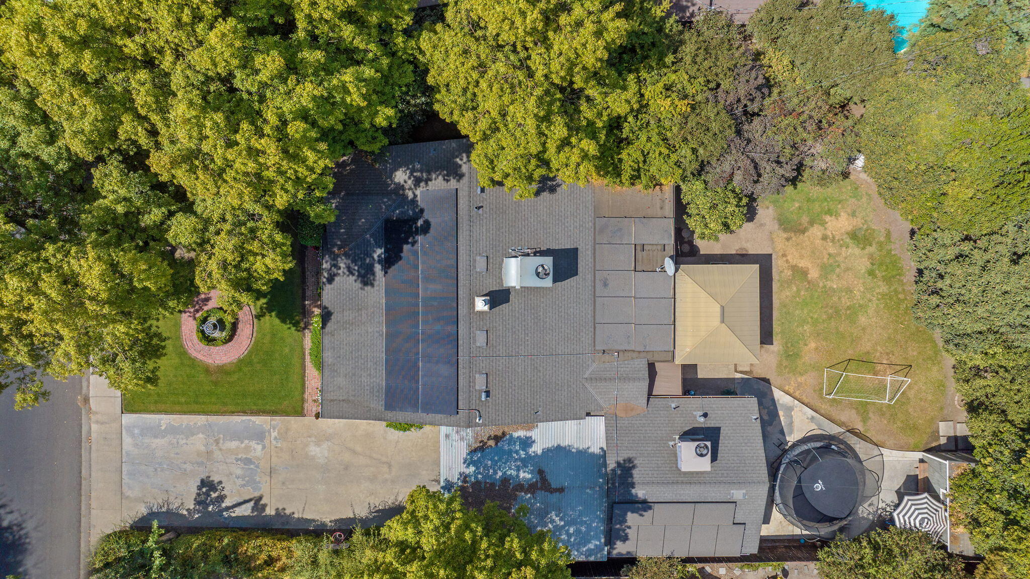 1706 W Myrtle Ave, Visalia, CA 93277