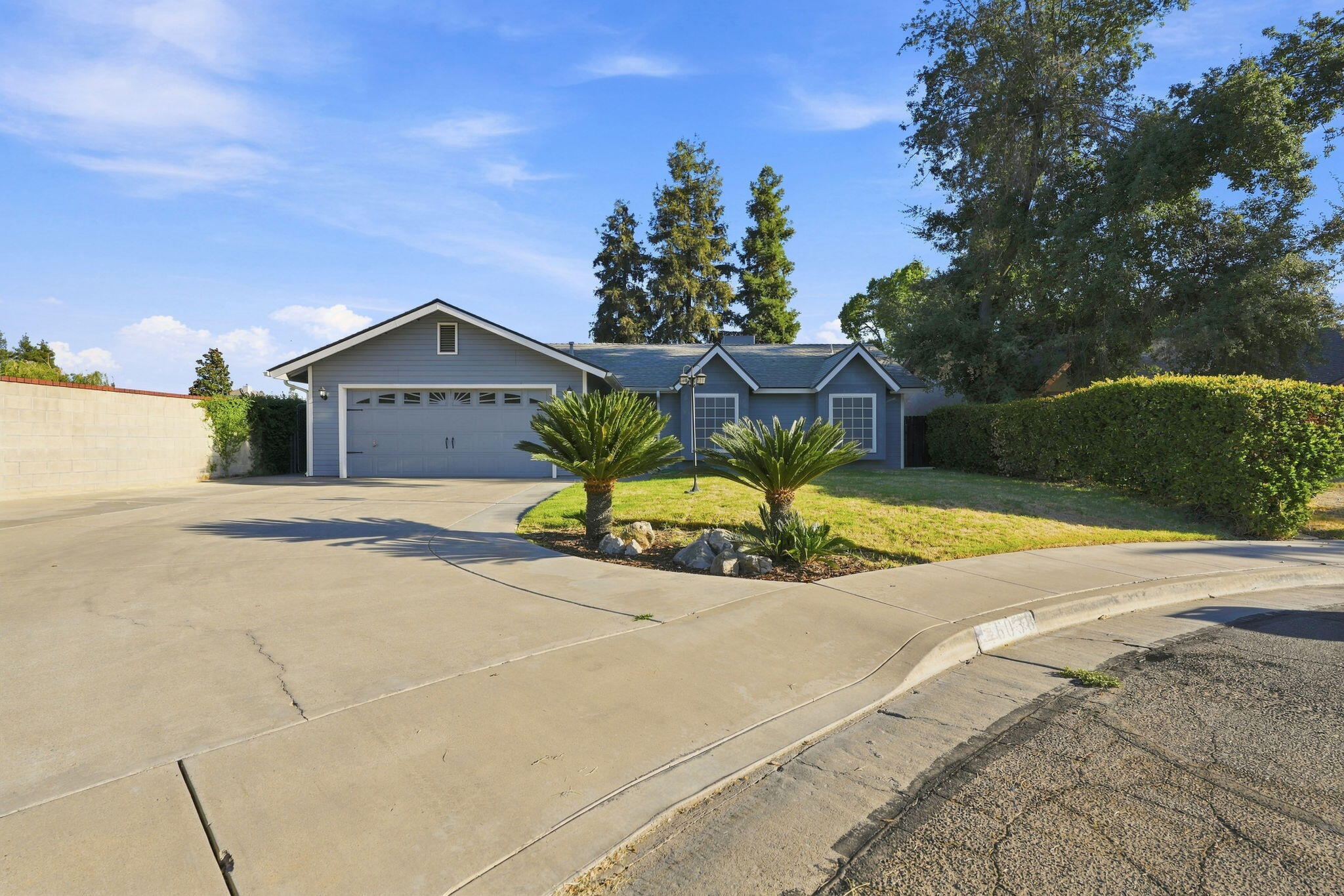 6038 W Judy Ct, Visalia, CA 93277