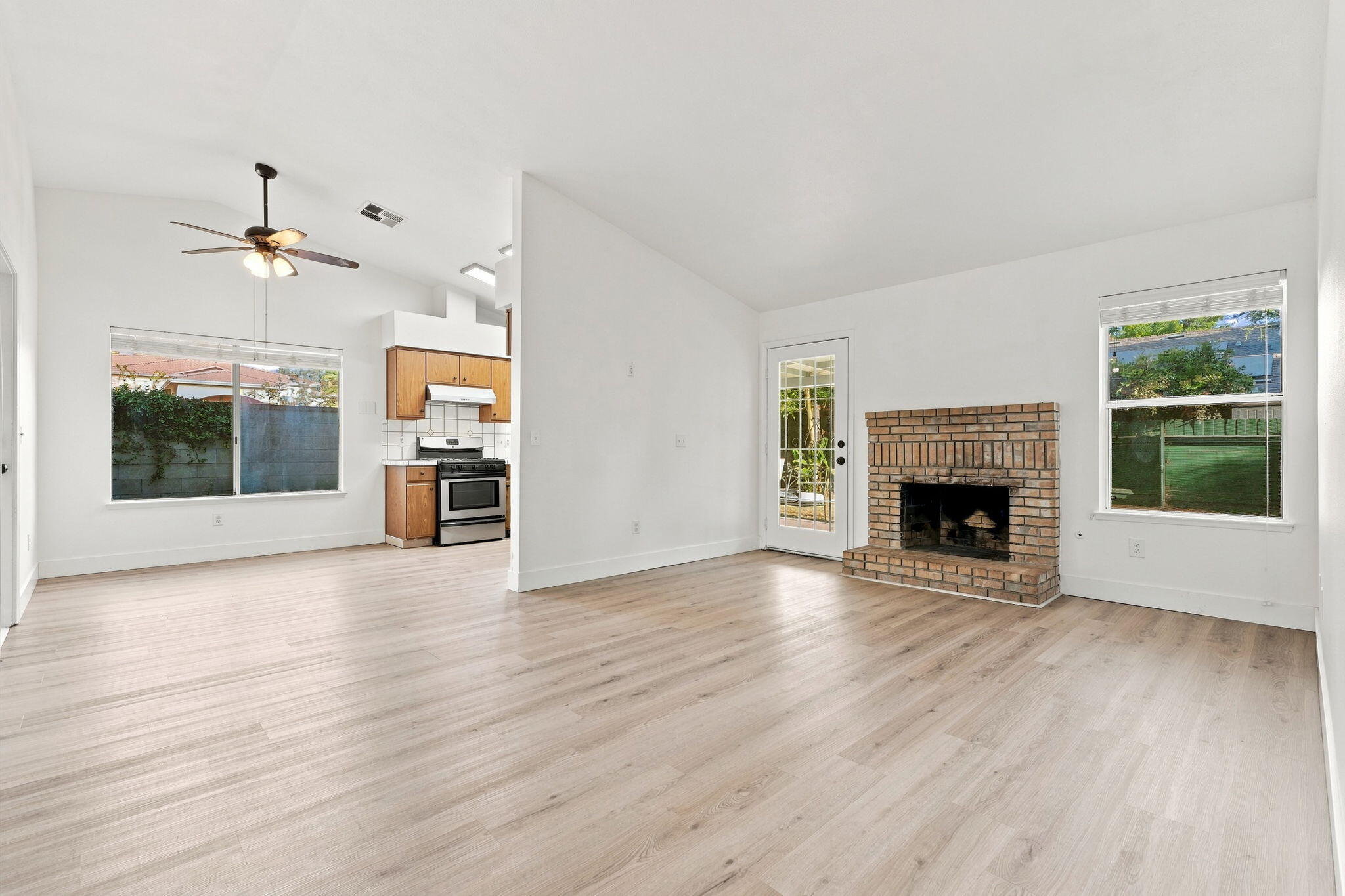 6038 W Judy Ct, Visalia, CA 93277