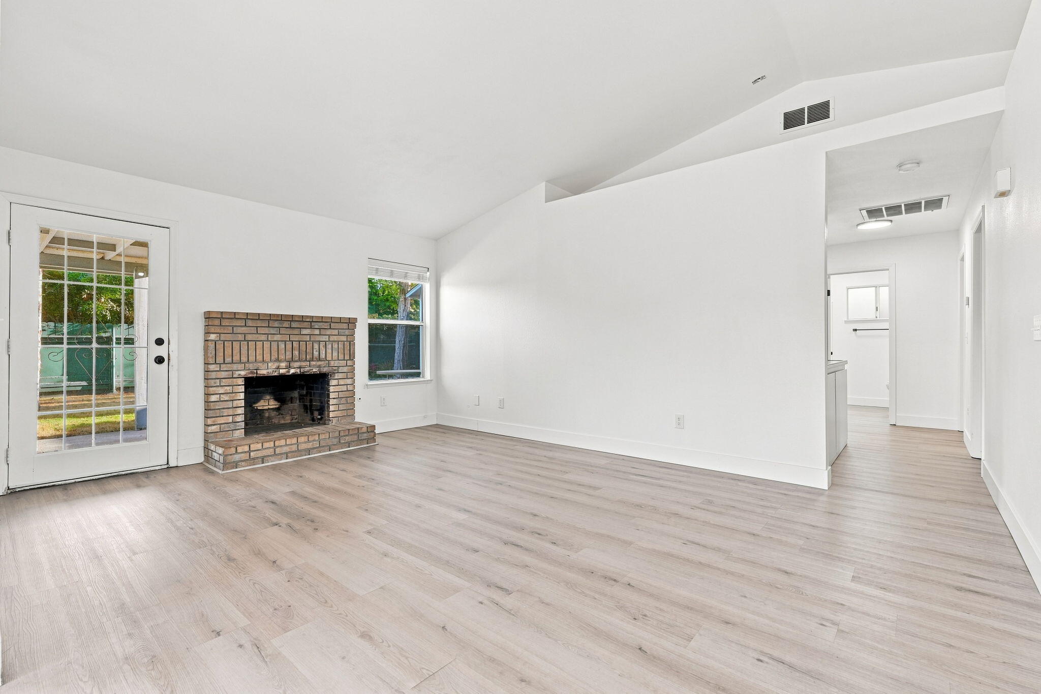 6038 W Judy Ct, Visalia, CA 93277