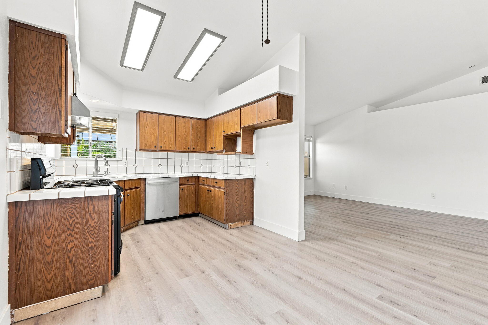 6038 W Judy Ct, Visalia, CA 93277
