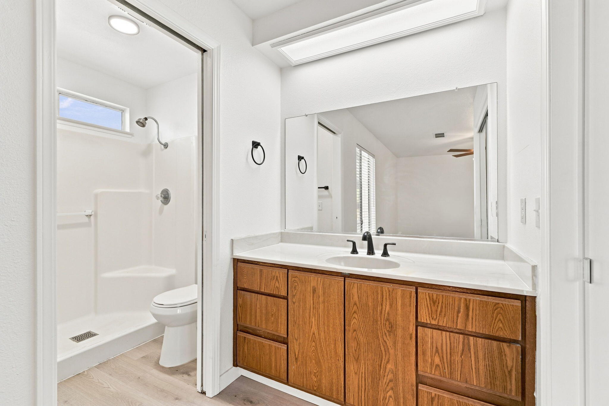 6038 W Judy Ct, Visalia, CA 93277