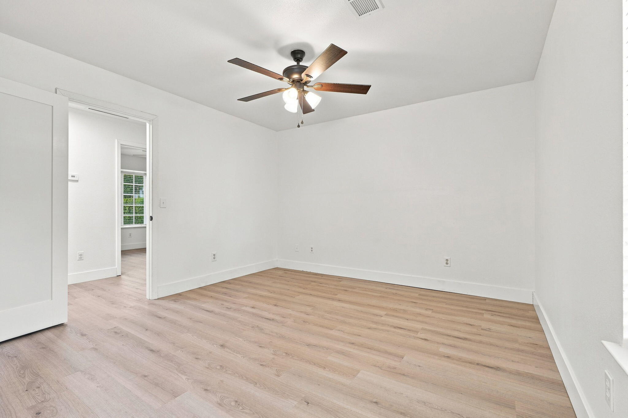 6038 W Judy Ct, Visalia, CA 93277