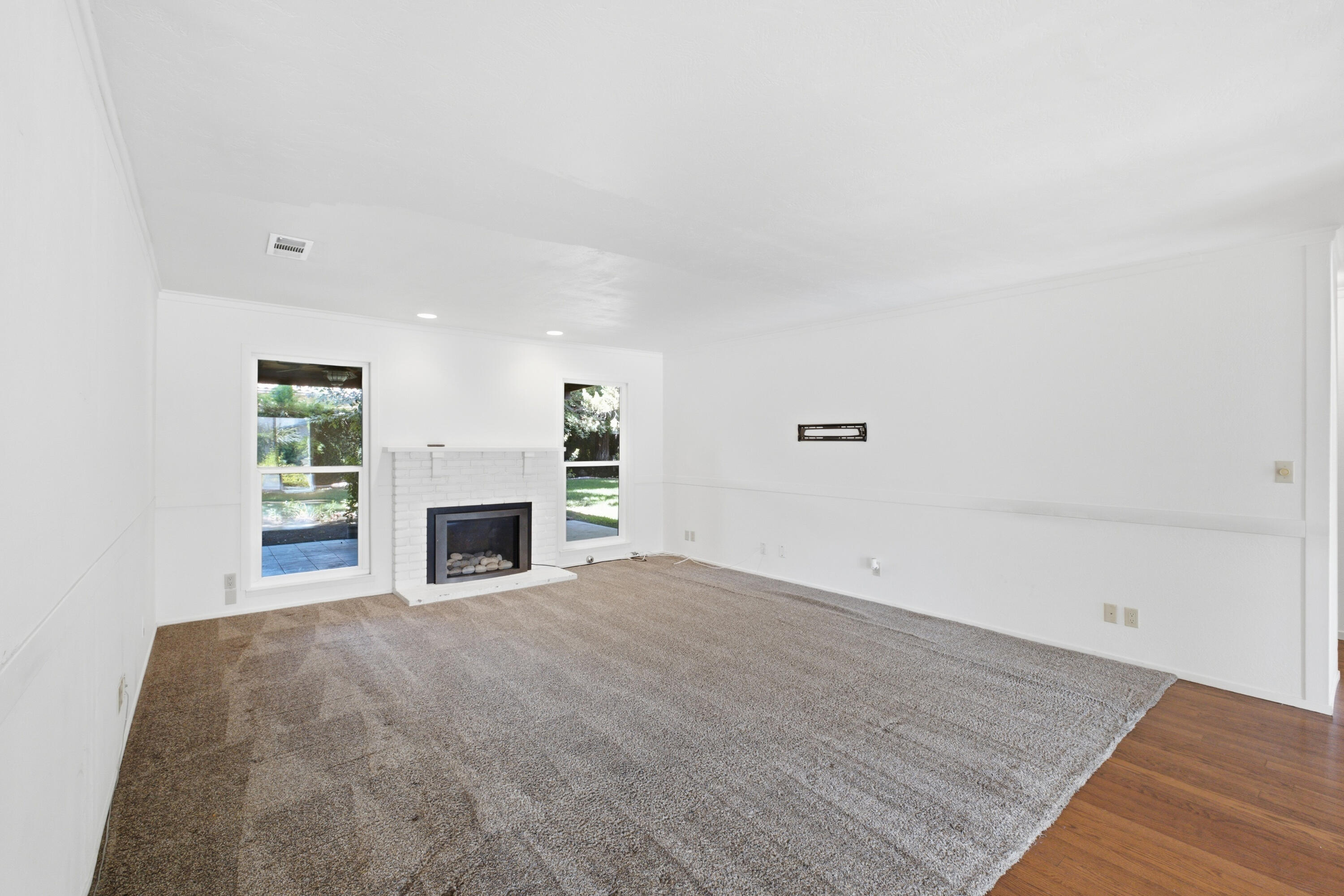 435 N O'farrell Ct, Visalia, CA 93291