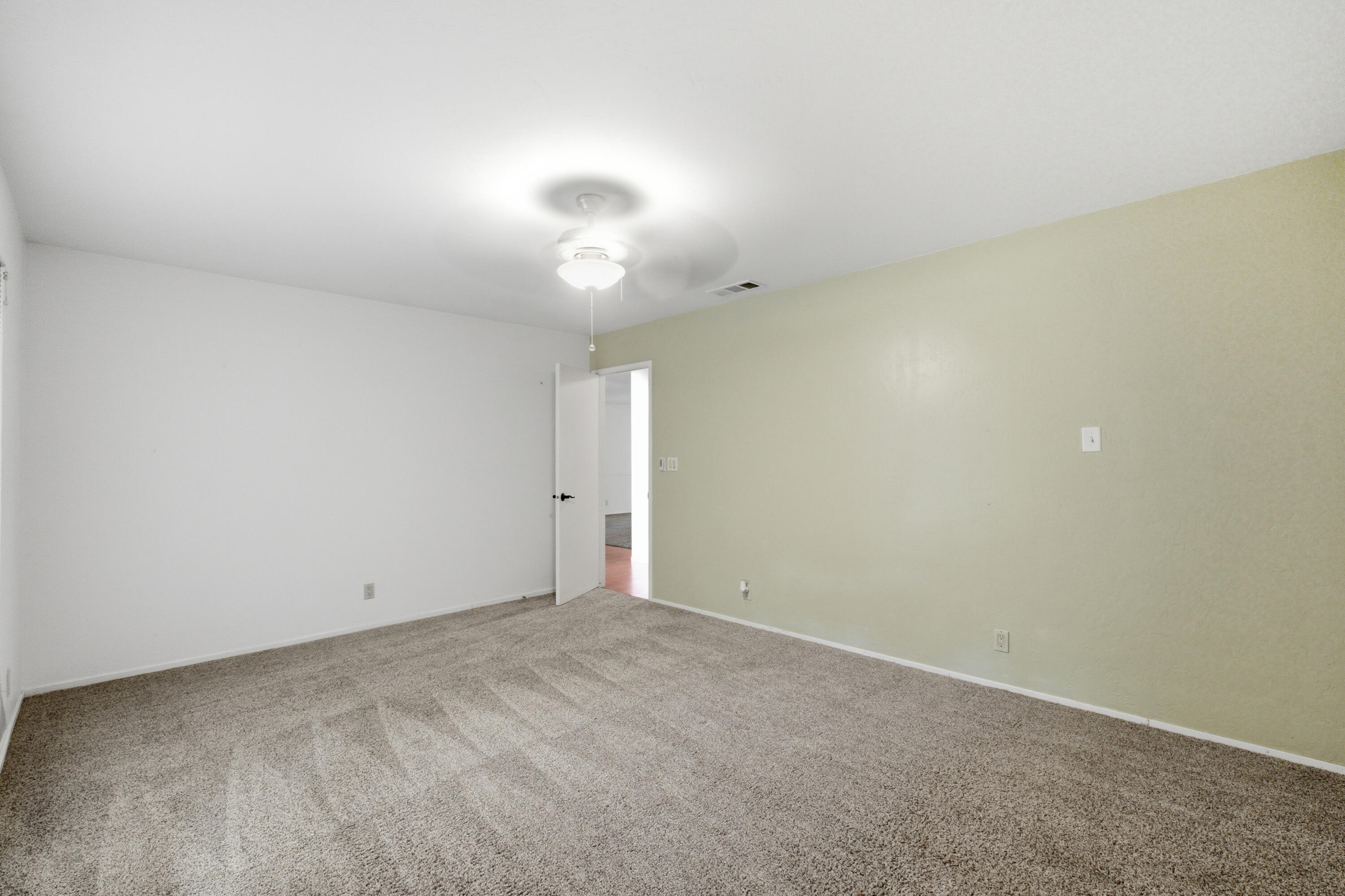435 N O'farrell Ct, Visalia, CA 93291