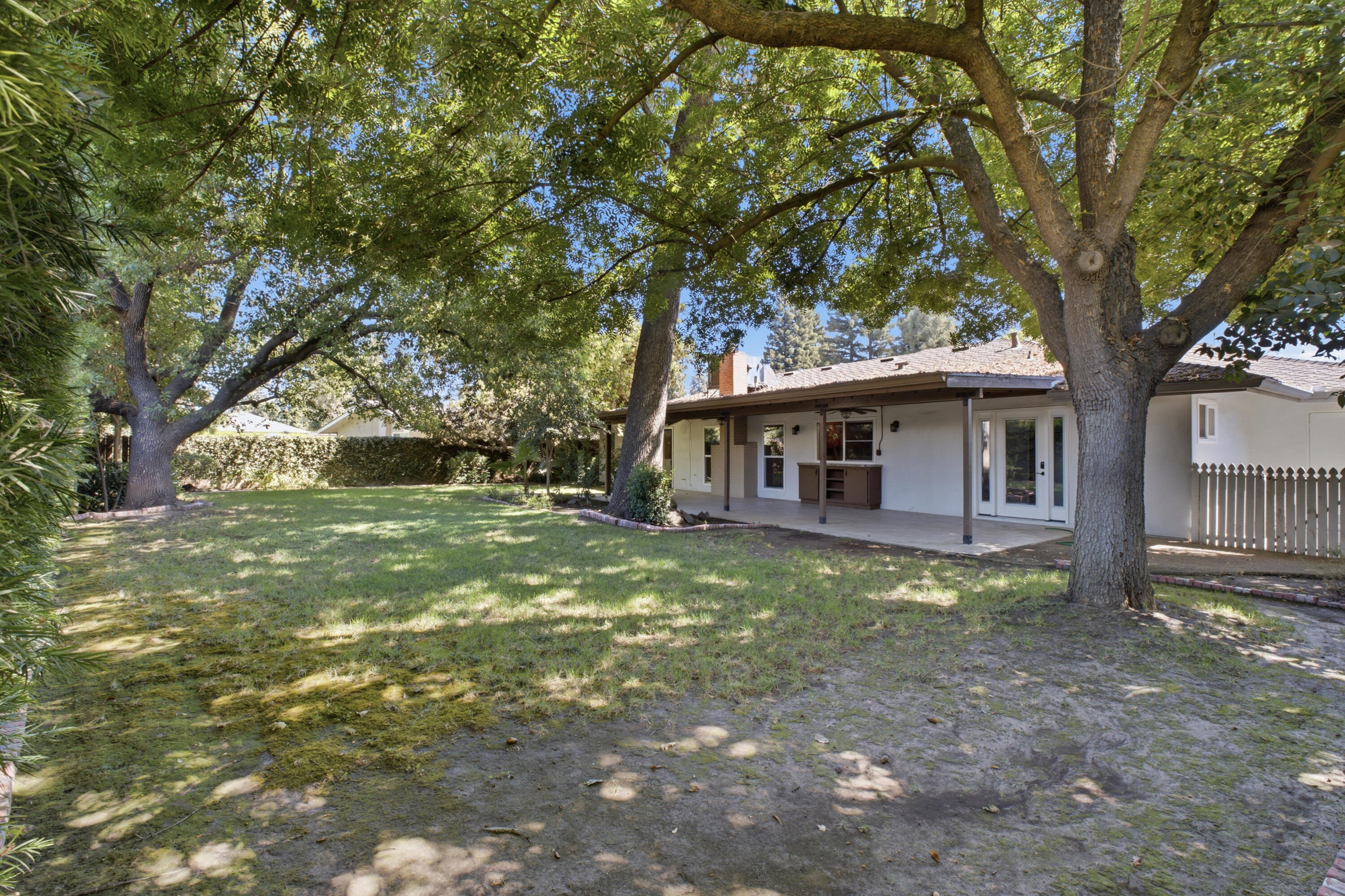 435 N O'farrell Ct, Visalia, CA 93291