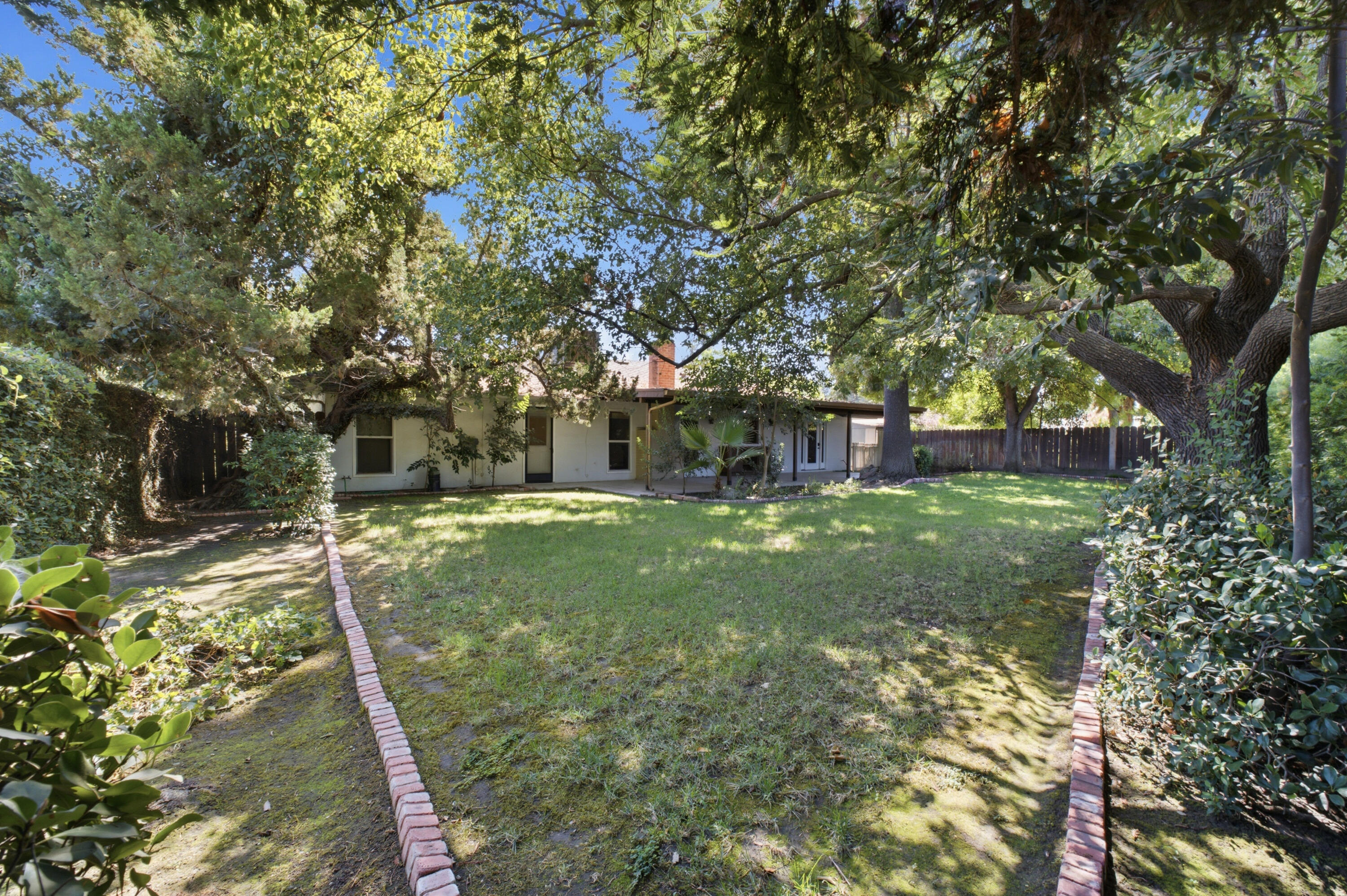 435 N O'farrell Ct, Visalia, CA 93291