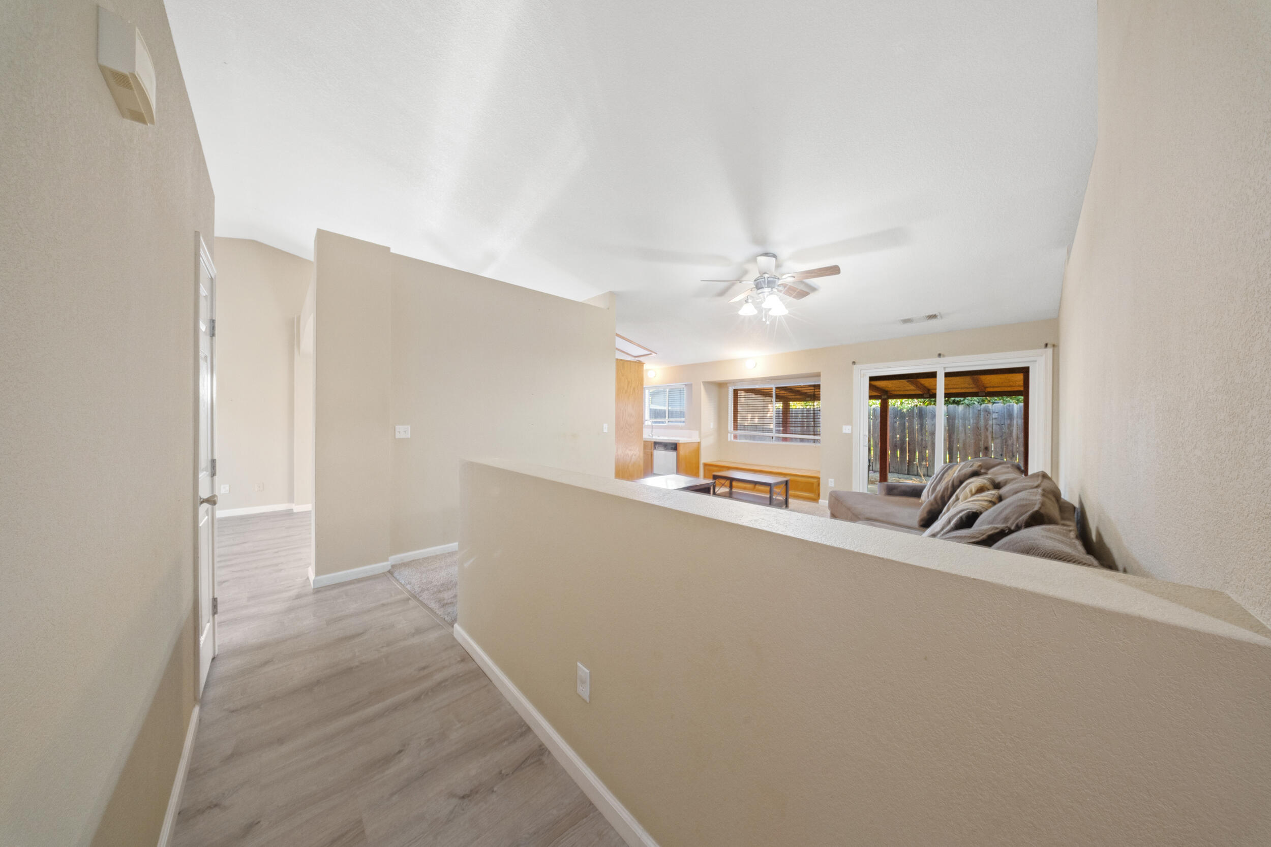 915 Euclid Dr, Hanford, CA 93230
