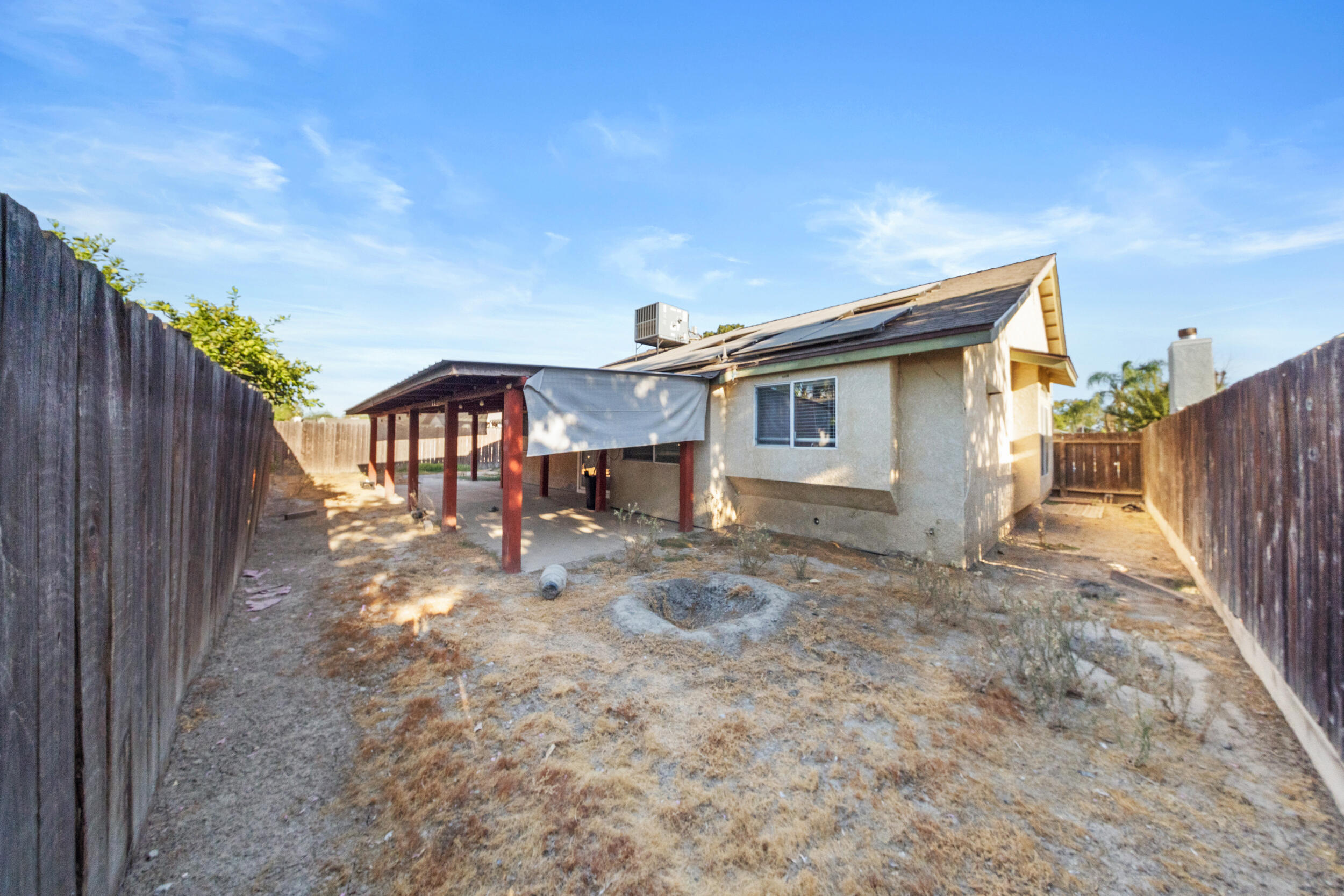915 Euclid Dr, Hanford, CA 93230