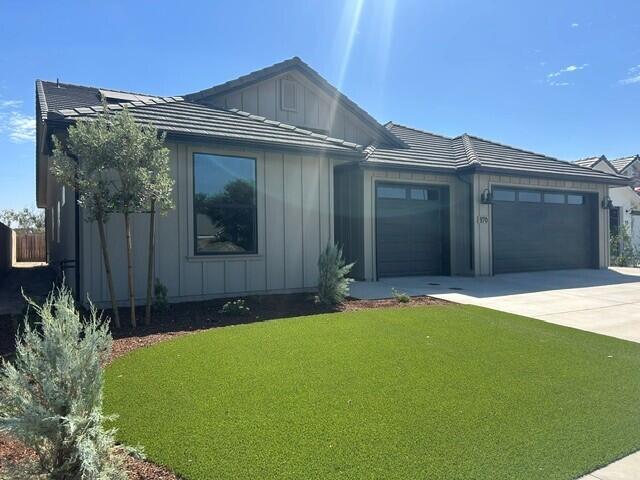 970 Hidden Ridge St, Tulare, CA 93274