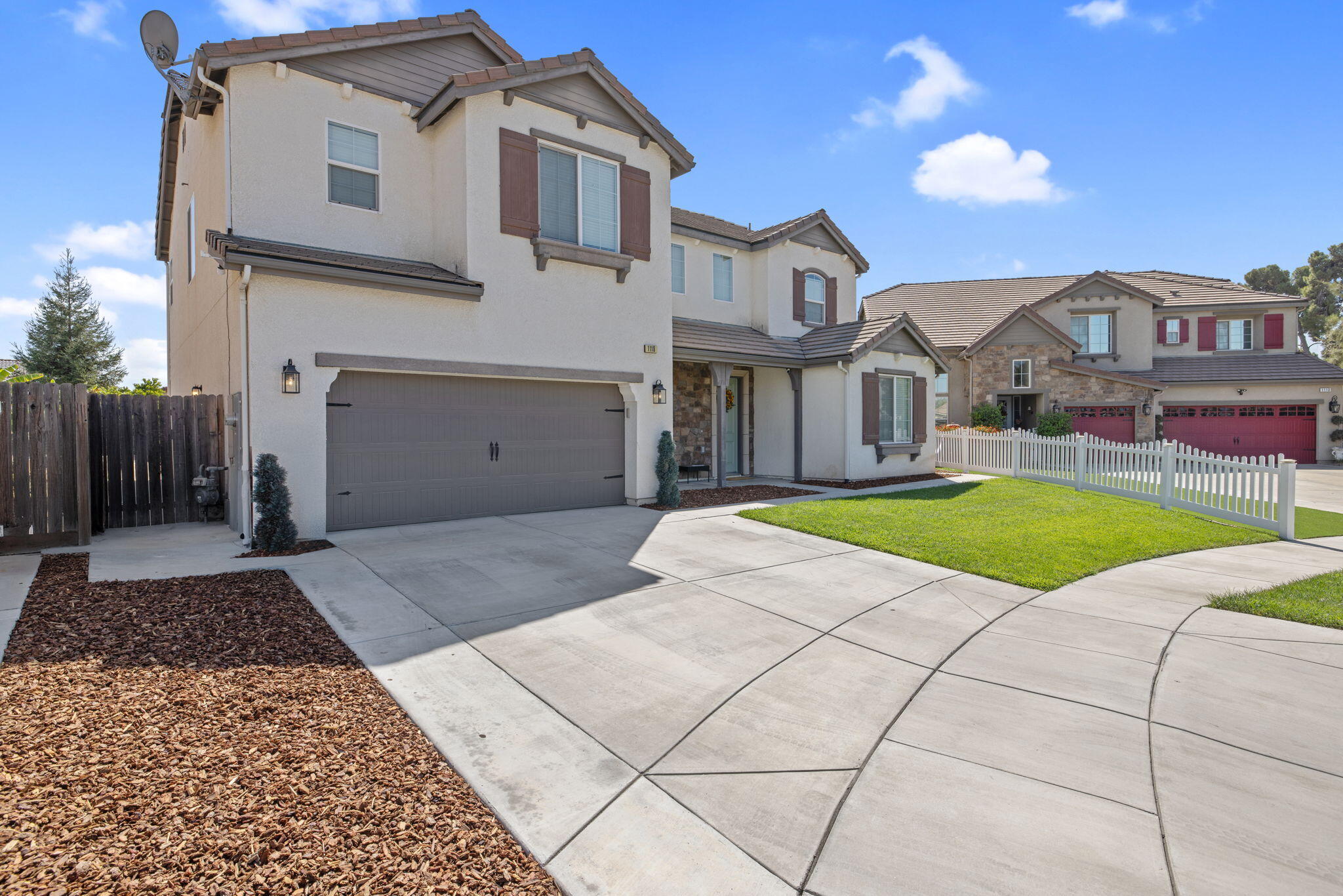 1118 N Vickie Ct, Visalia, CA 93291