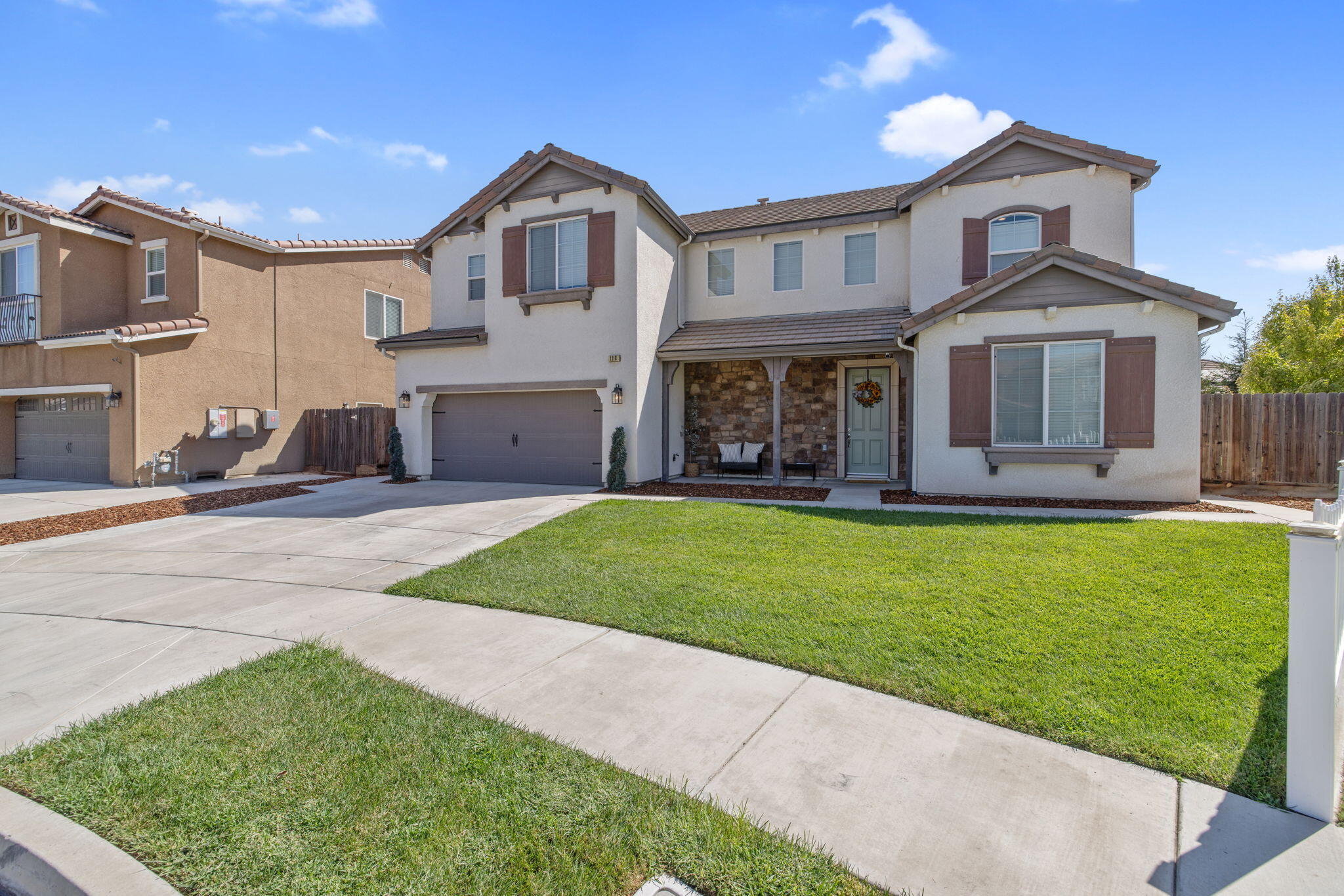 1118 N Vickie Ct, Visalia, CA 93291
