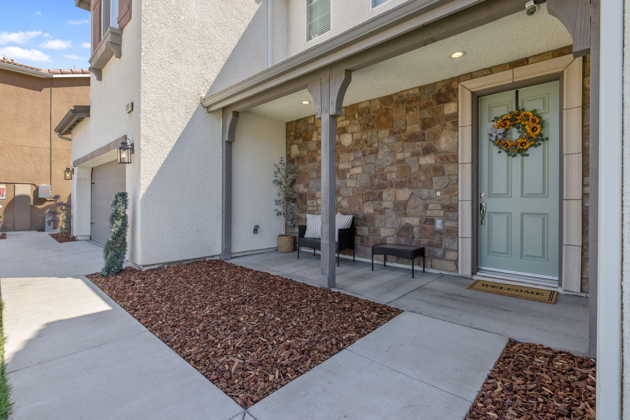 1118 N Vickie Ct, Visalia, CA 93291