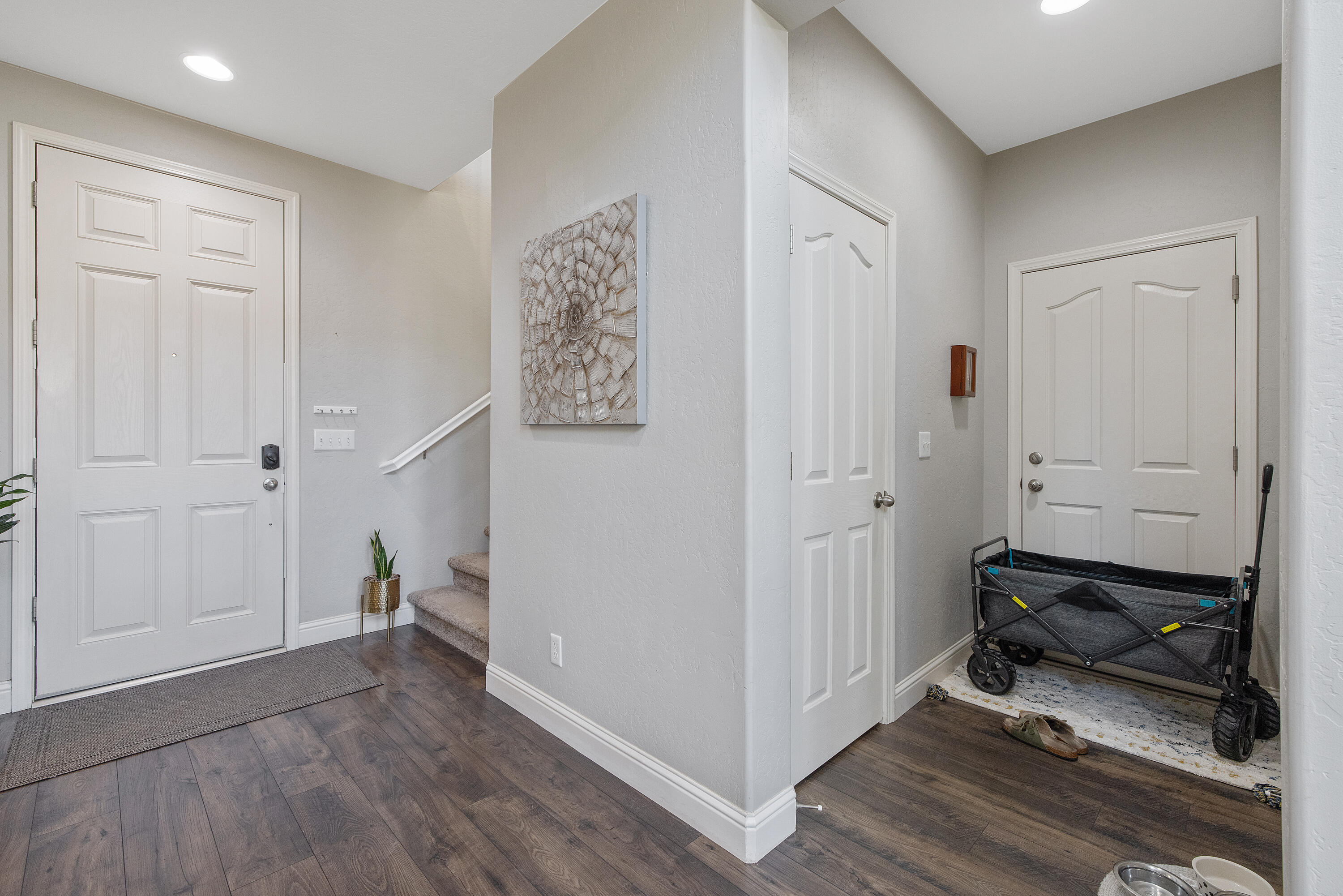 1118 N Vickie Ct, Visalia, CA 93291