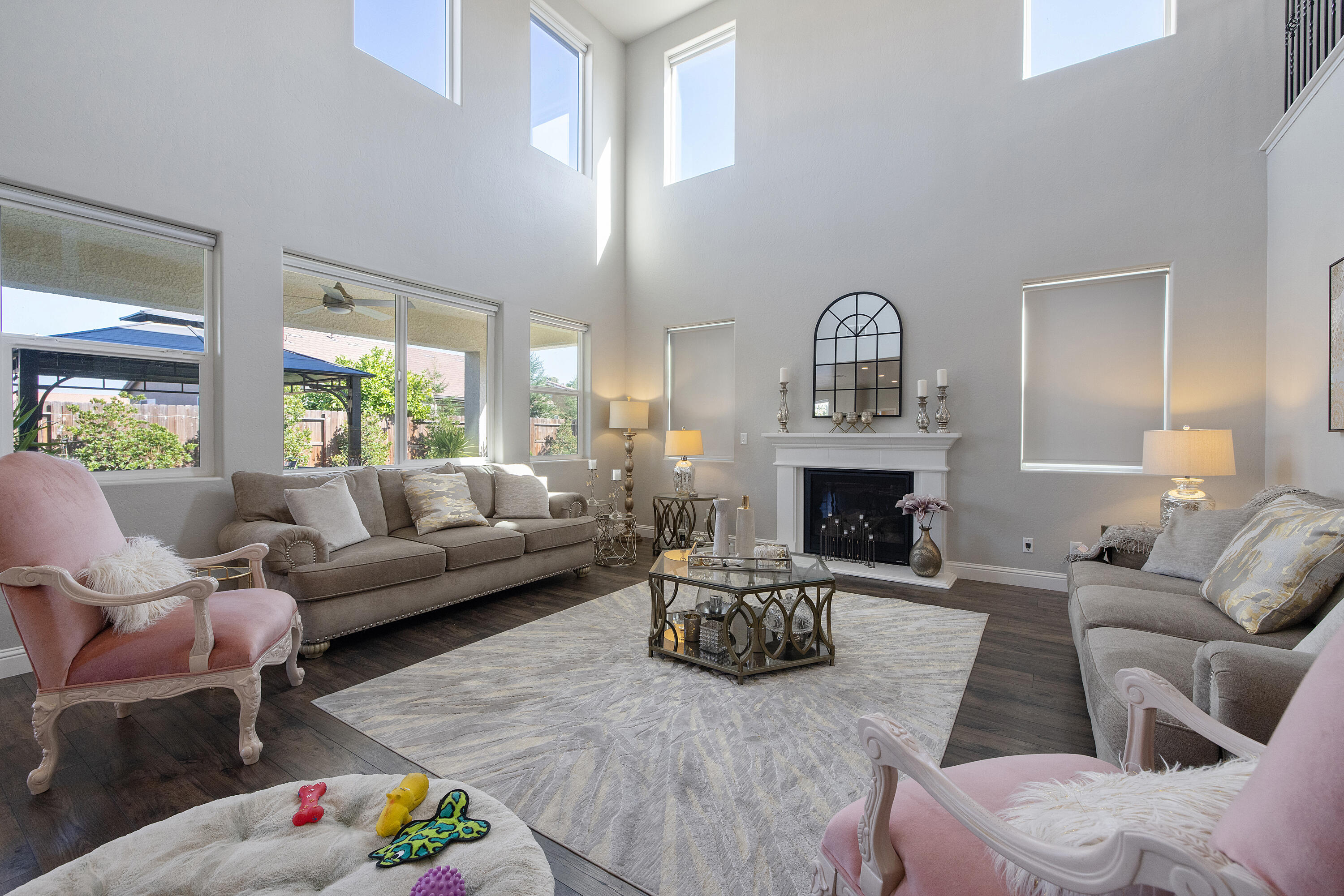 1118 N Vickie Ct, Visalia, CA 93291