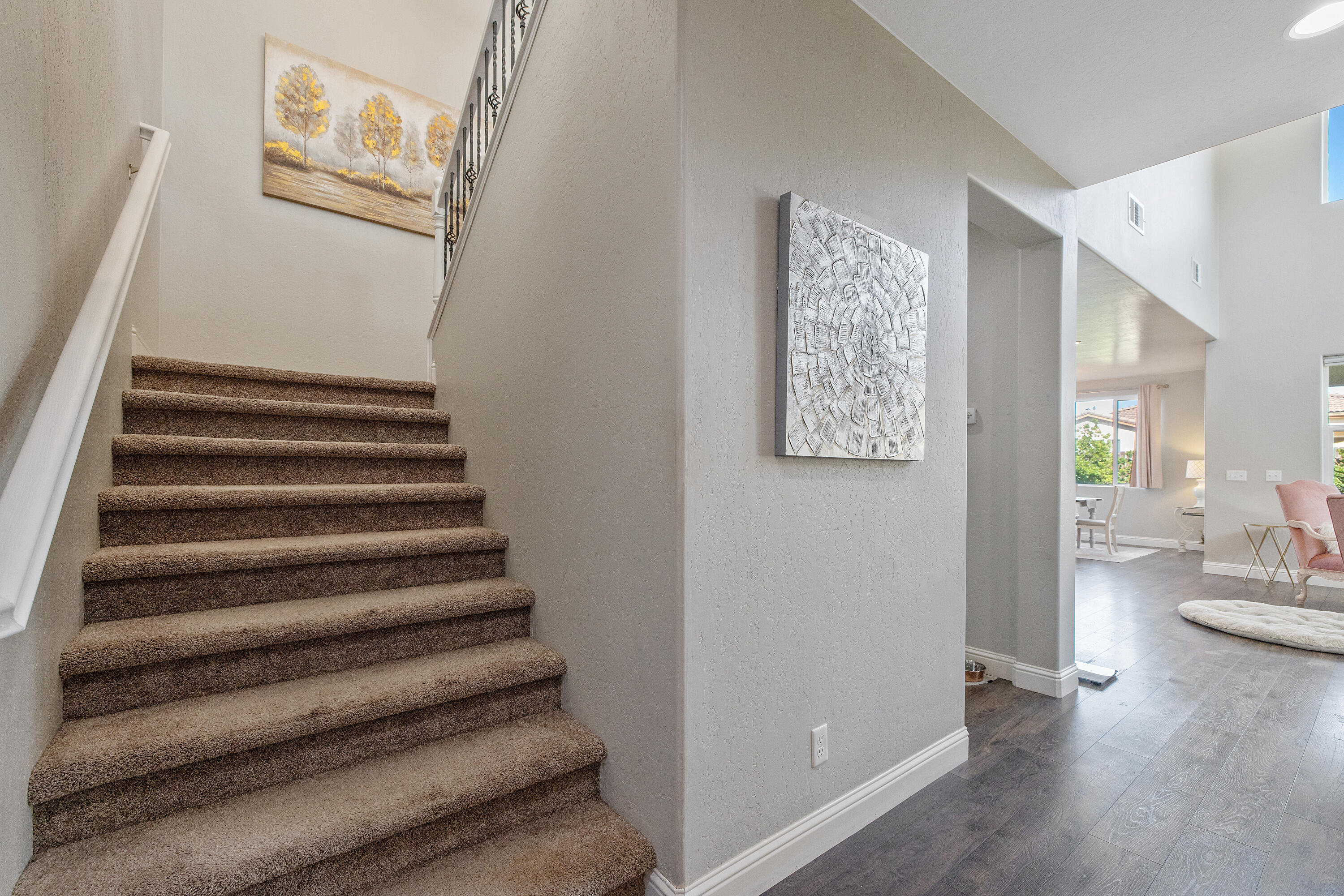 1118 N Vickie Ct, Visalia, CA 93291