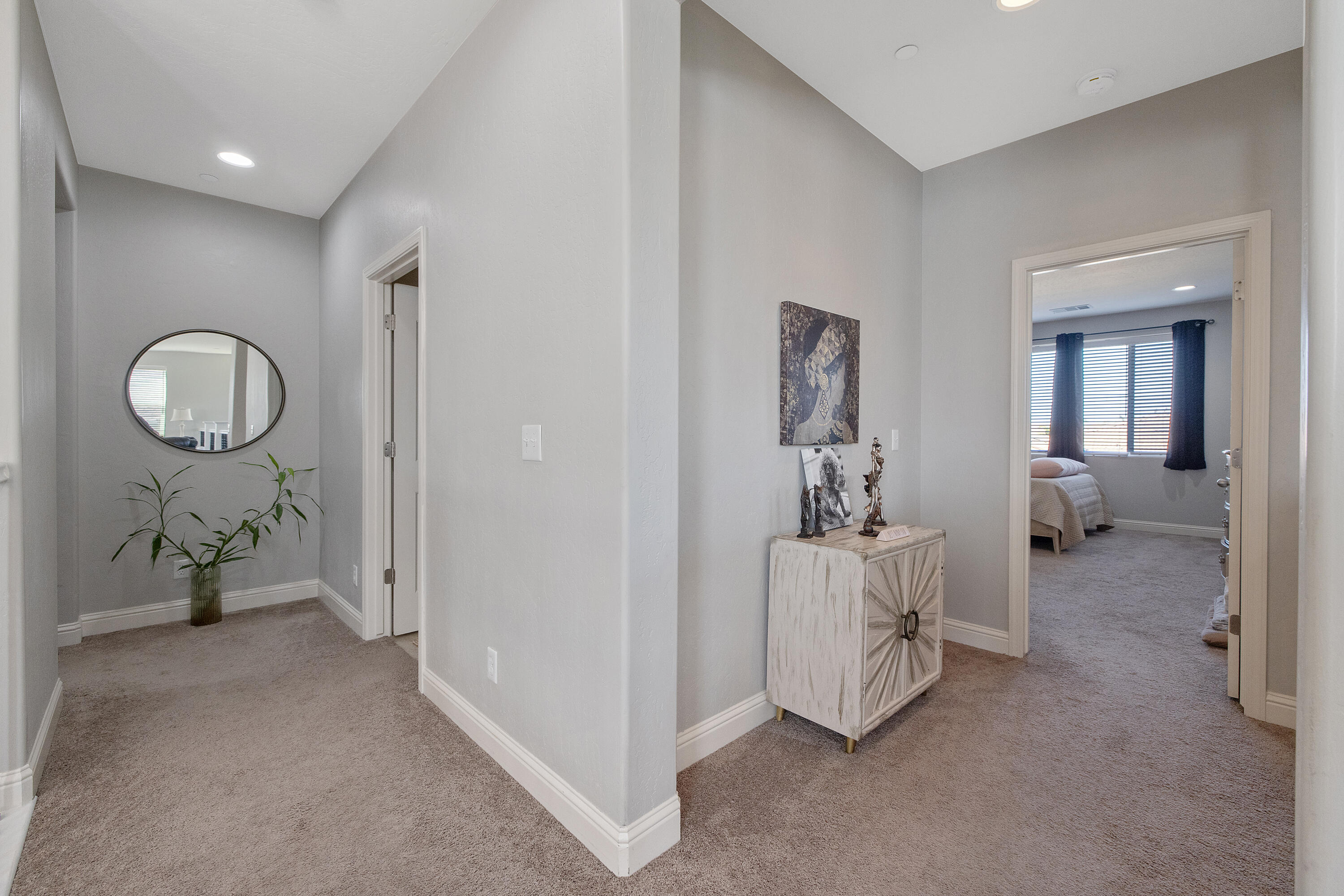 1118 N Vickie Ct, Visalia, CA 93291