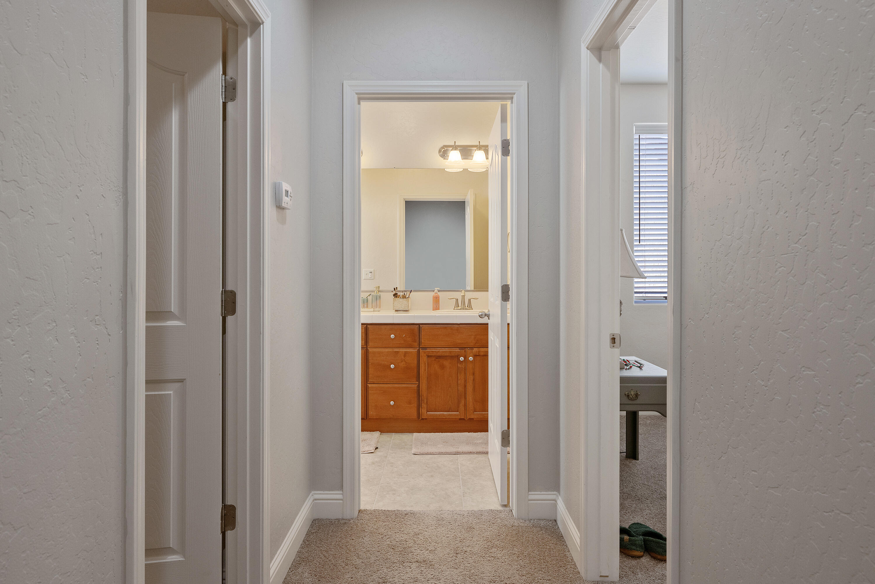 1118 N Vickie Ct, Visalia, CA 93291
