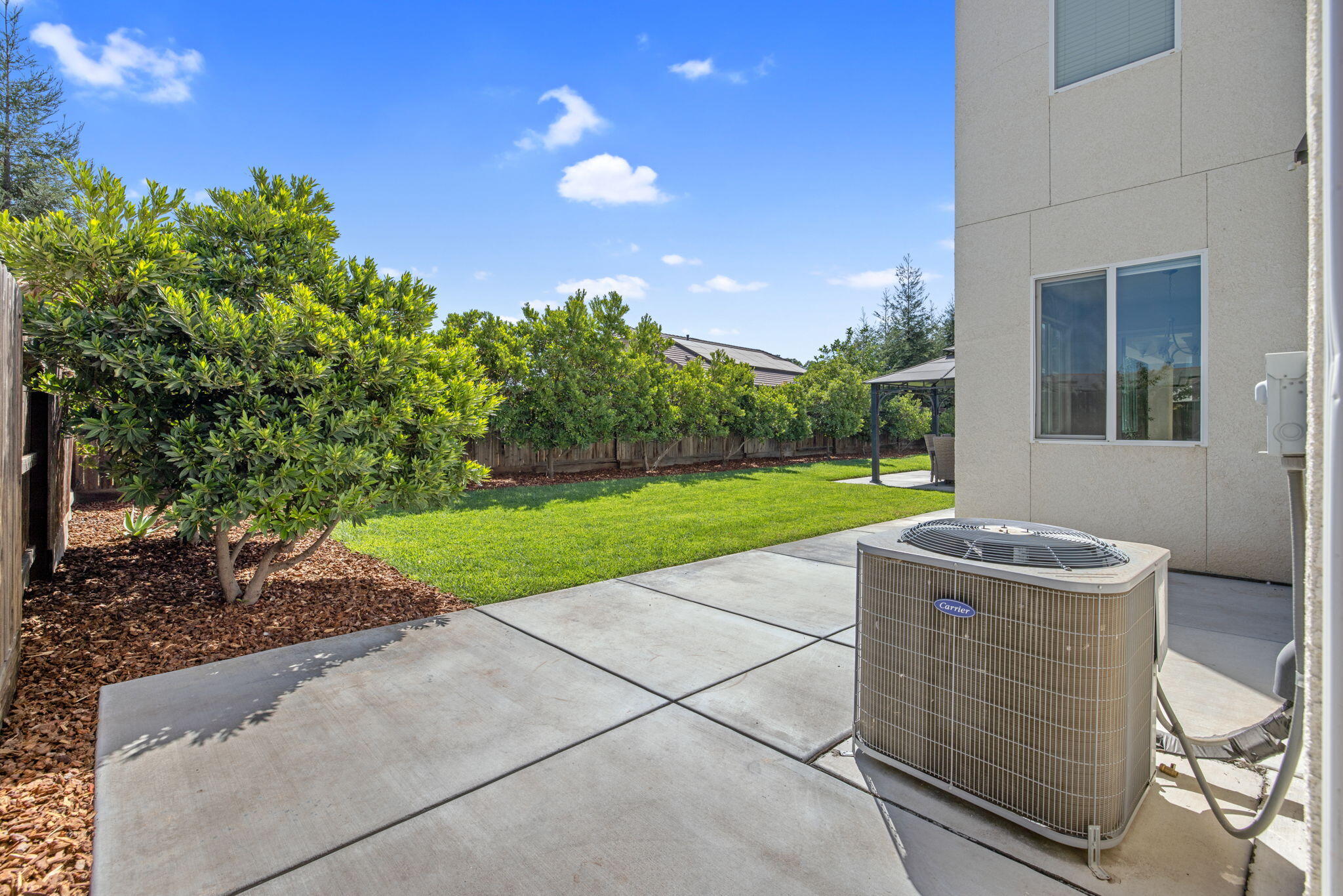 1118 N Vickie Ct, Visalia, CA 93291
