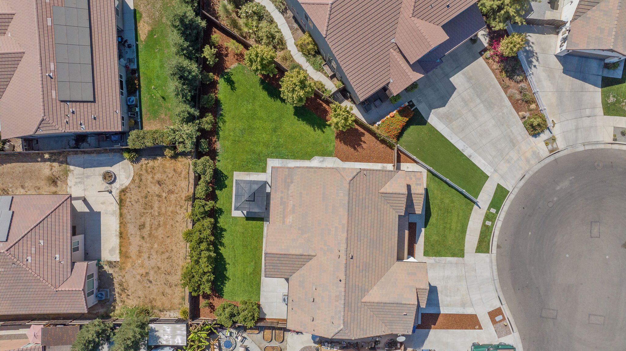 1118 N Vickie Ct, Visalia, CA 93291