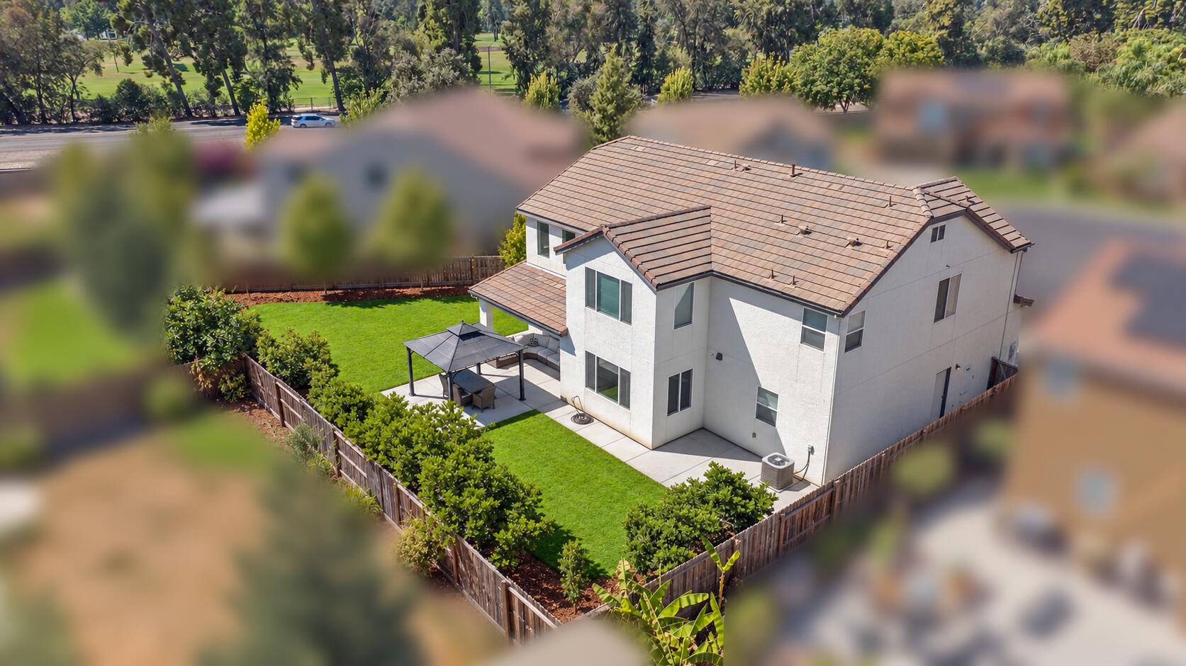 1118 N Vickie Ct, Visalia, CA 93291