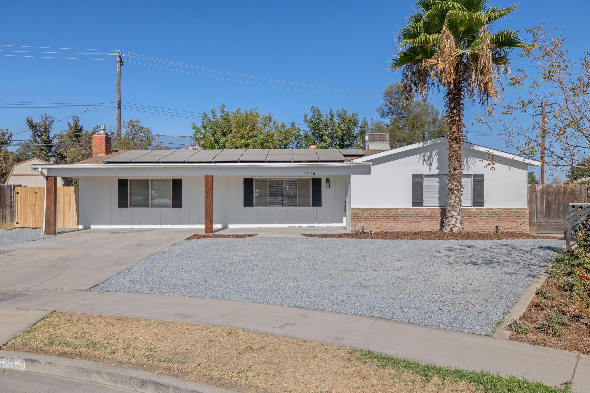 1146 Lassen Dr, Hanford, CA 93230