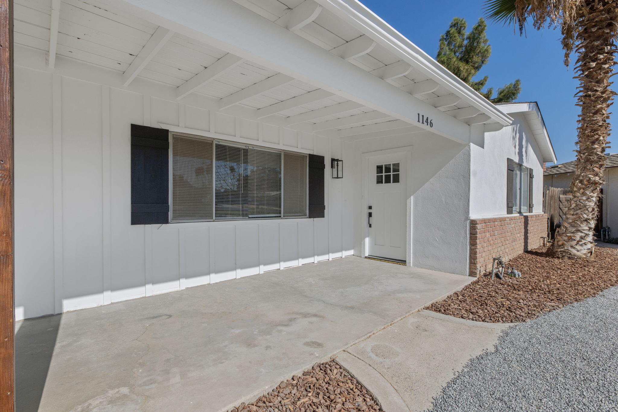 1146 Lassen Dr, Hanford, CA 93230