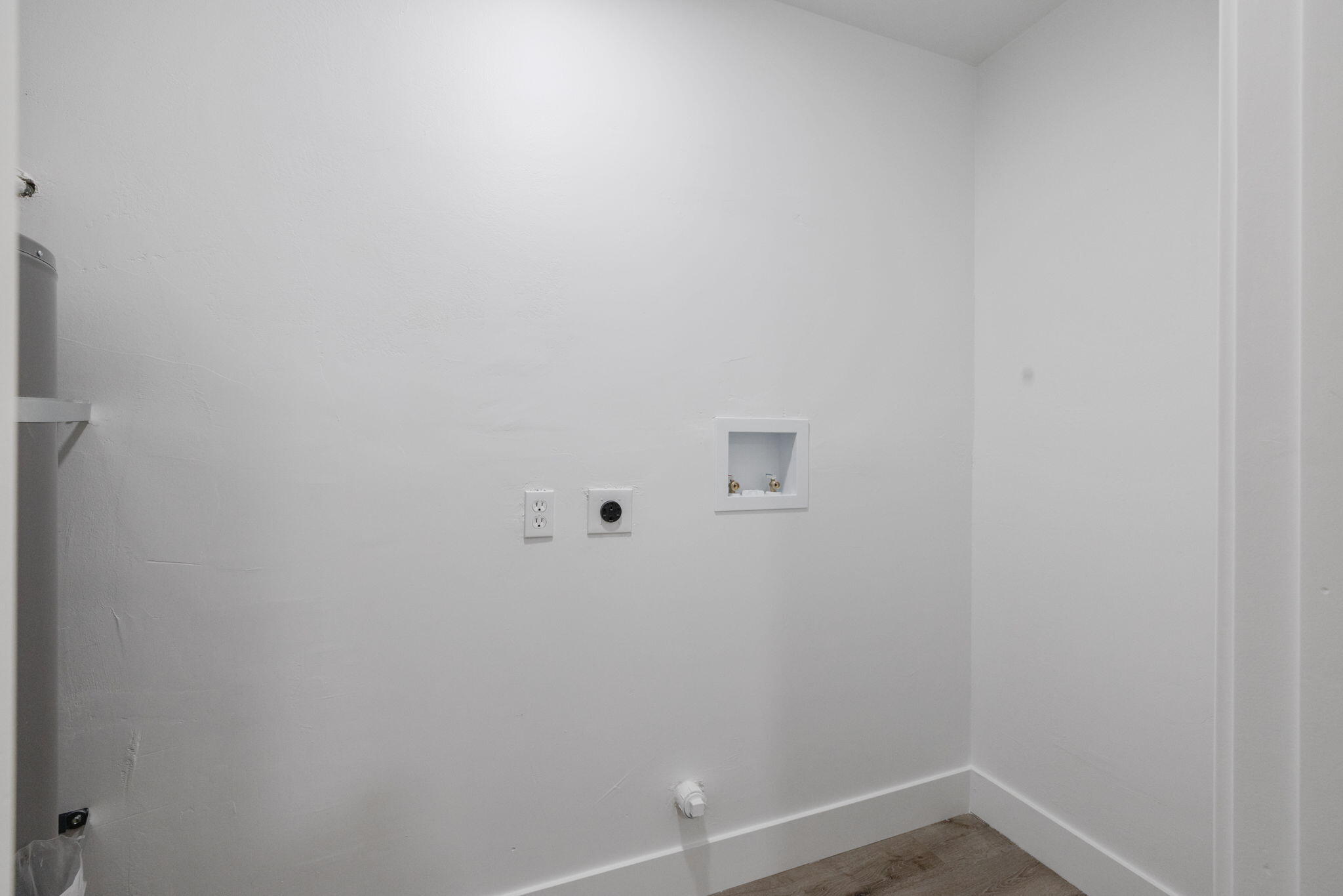 1146 Lassen Dr, Hanford, CA 93230